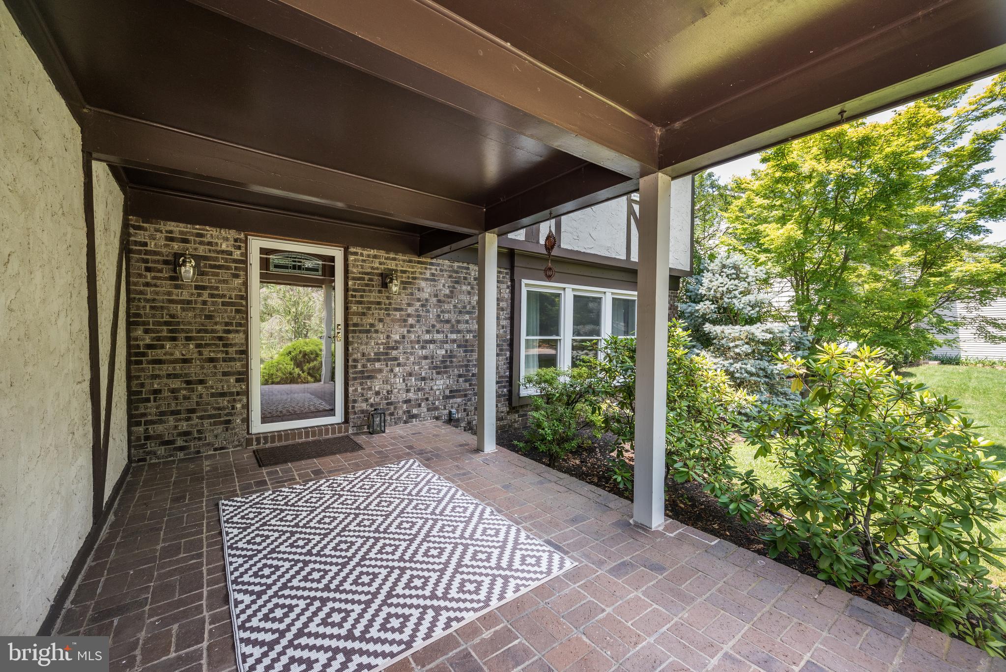 1368 BUNKER HILL DRIVE