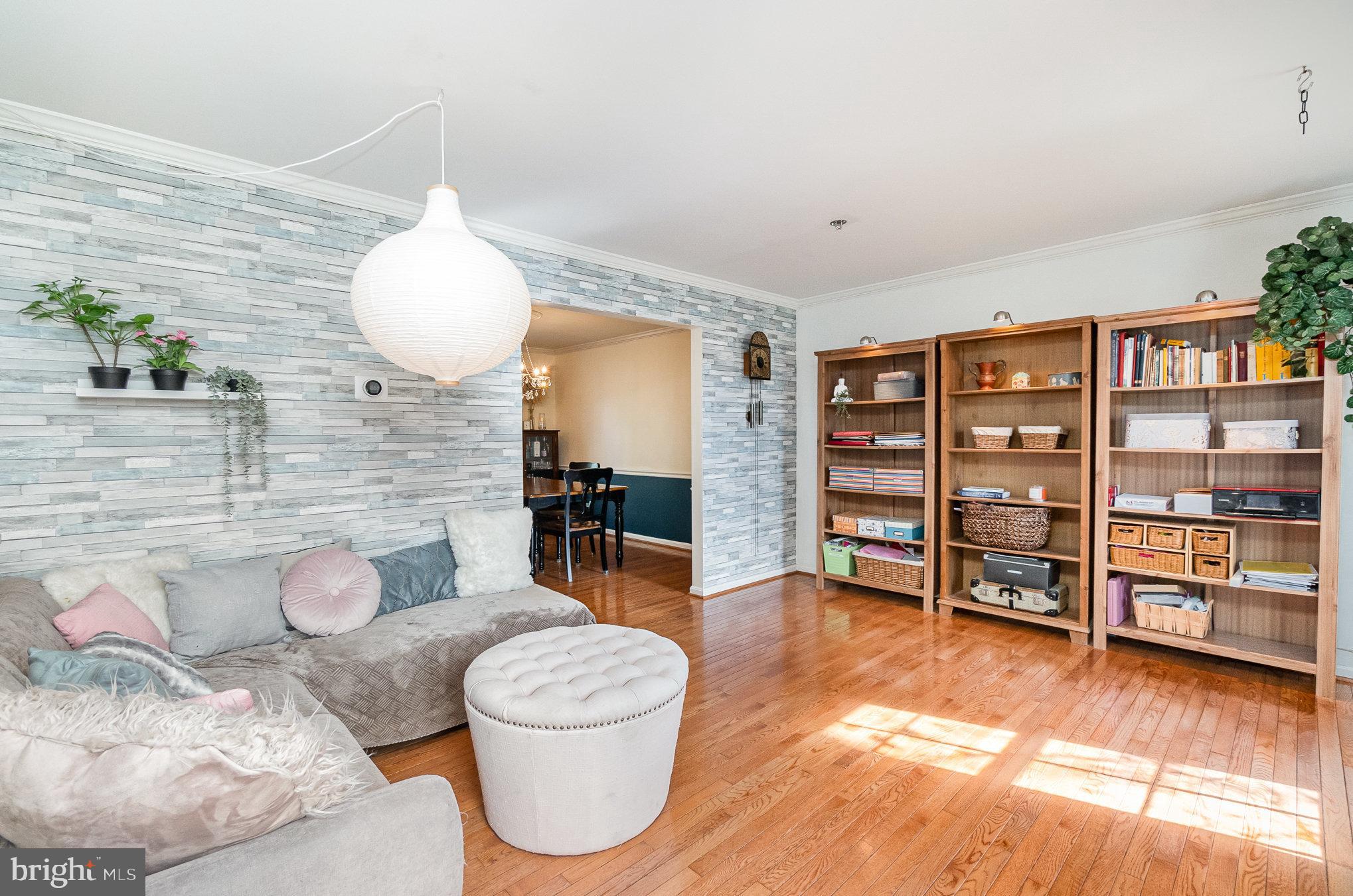 1211 EUGENIA WAY