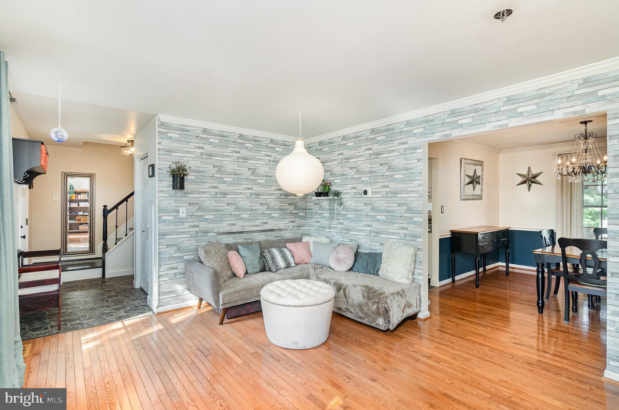 1211 EUGENIA WAY