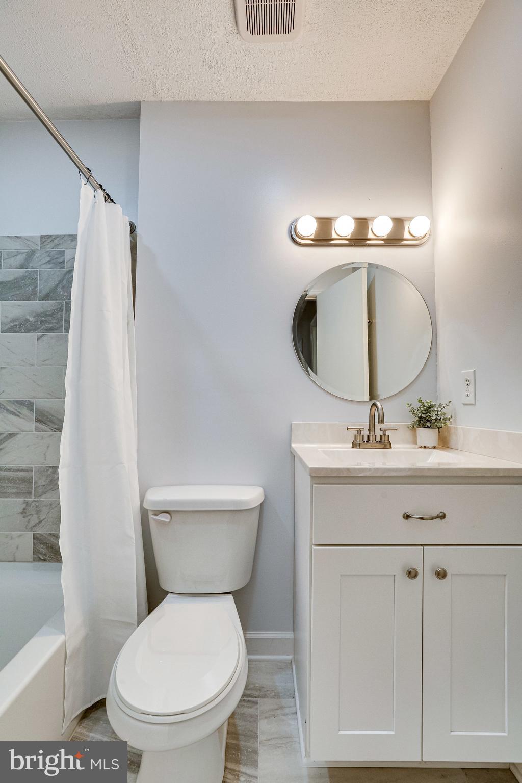 THE HIGHLANDS - Residential