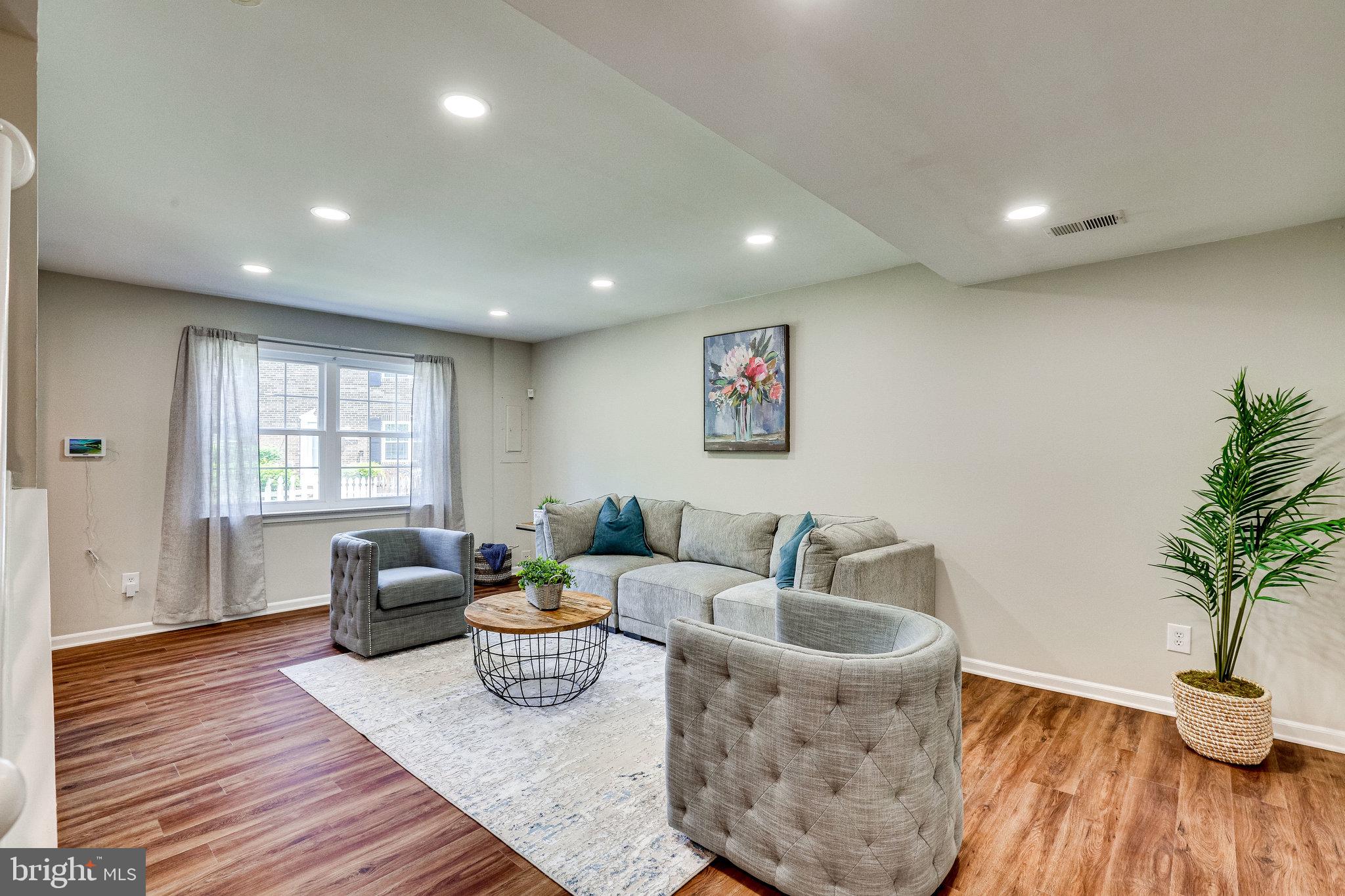 THE HIGHLANDS - Residential