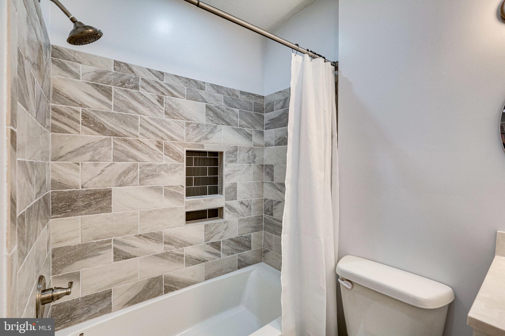 THE HIGHLANDS - Residential