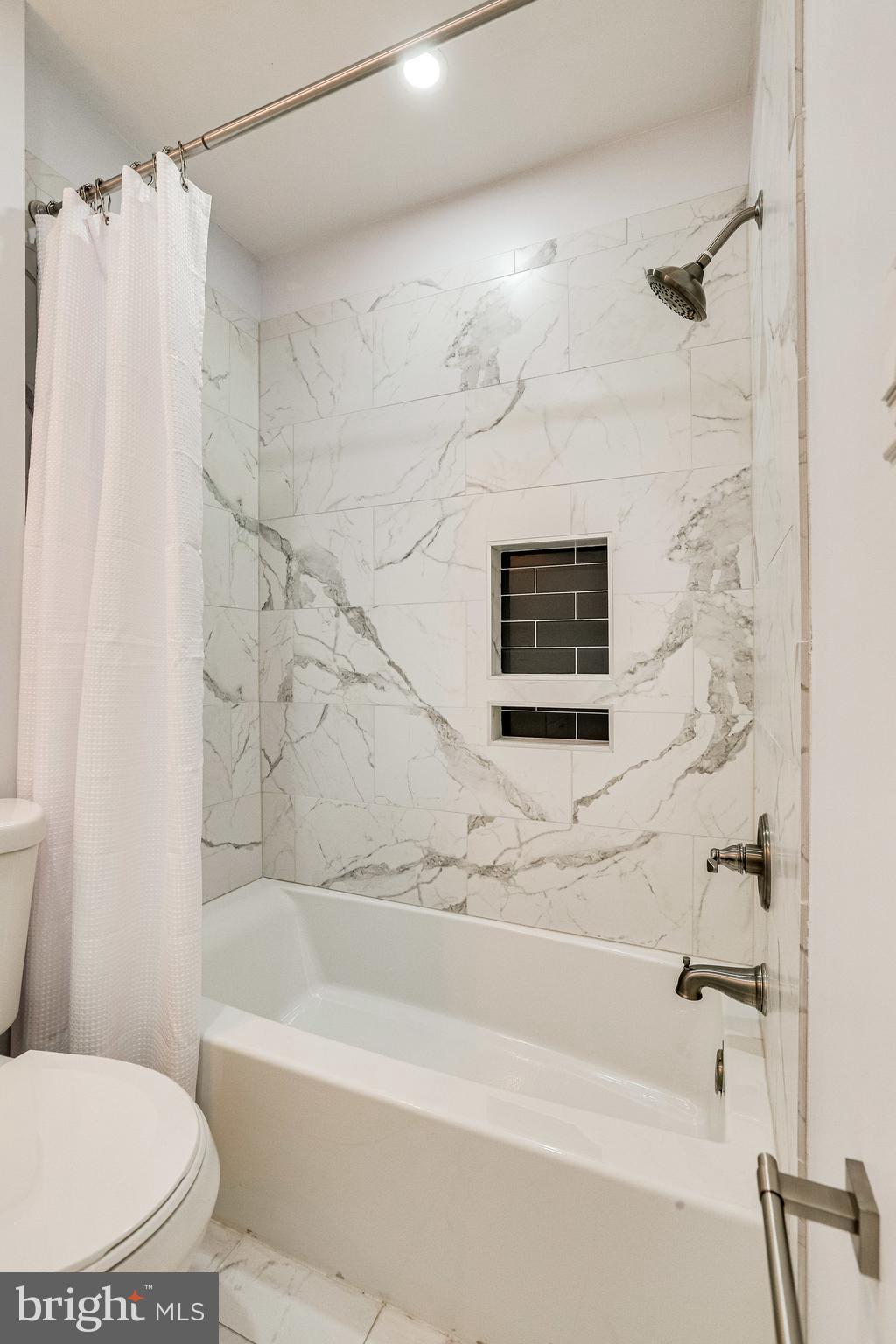 THE HIGHLANDS - Residential