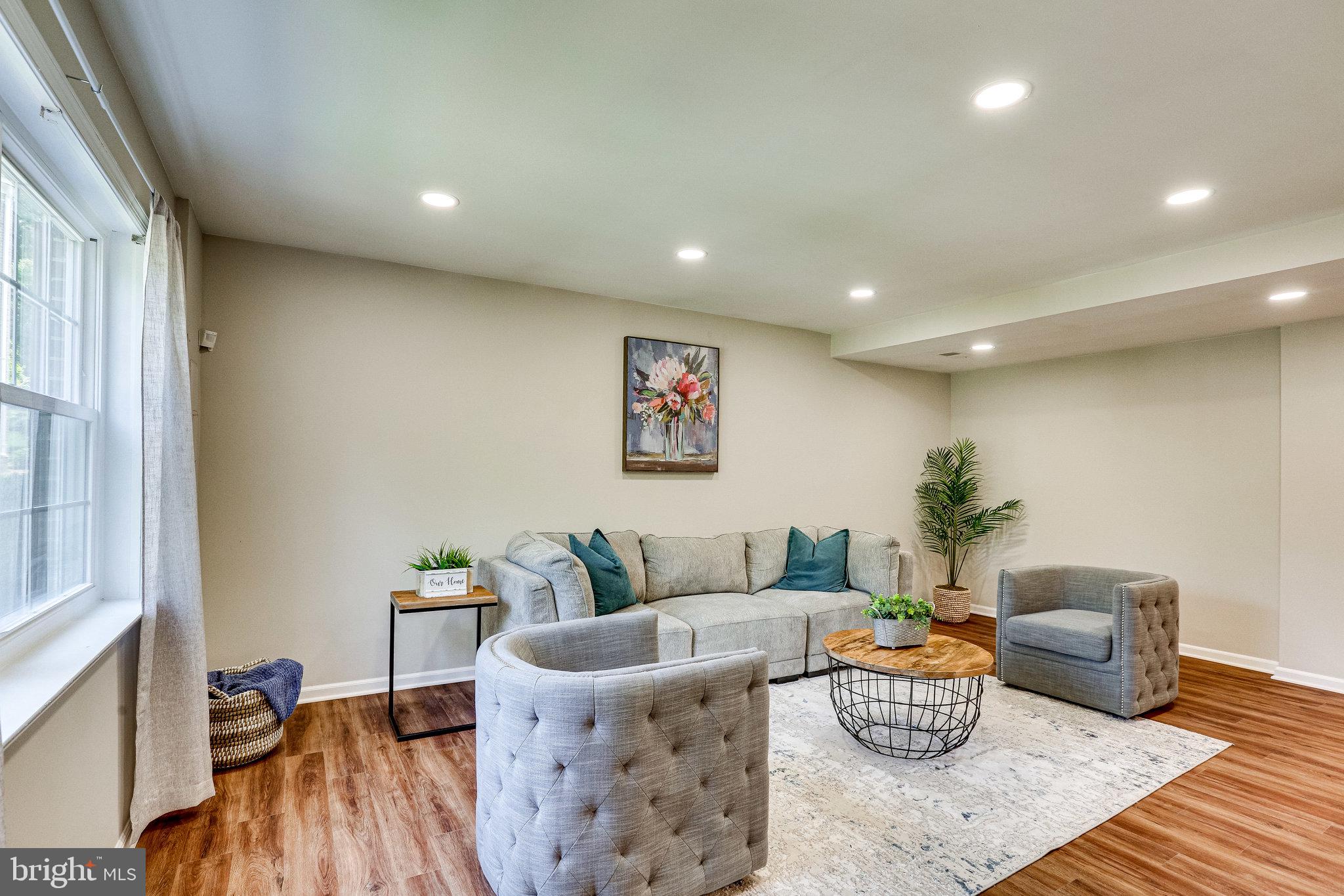 THE HIGHLANDS - Residential