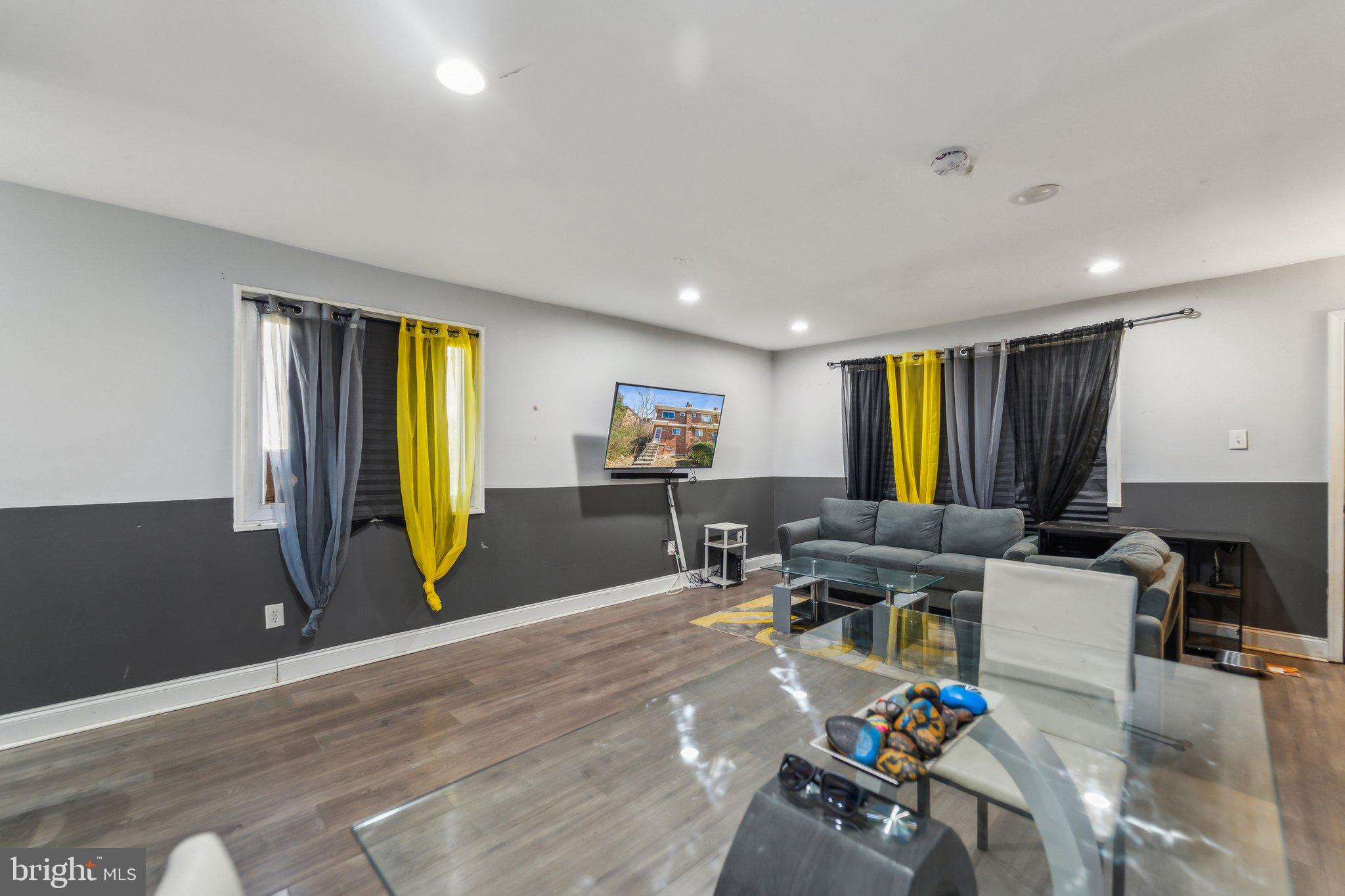 GLASSMANOR - Residential