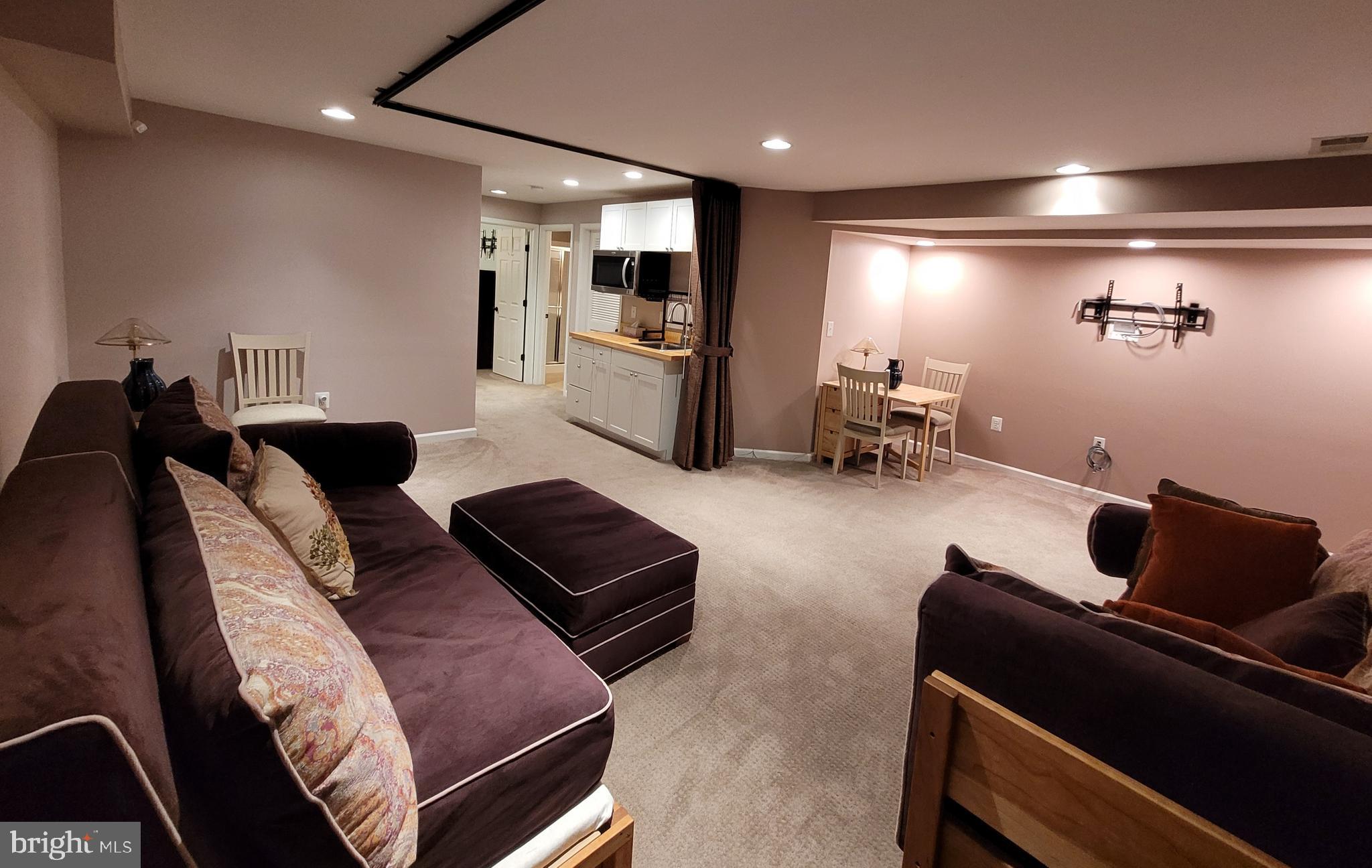 ALTA COURTHOUSE SQUARE - Residential