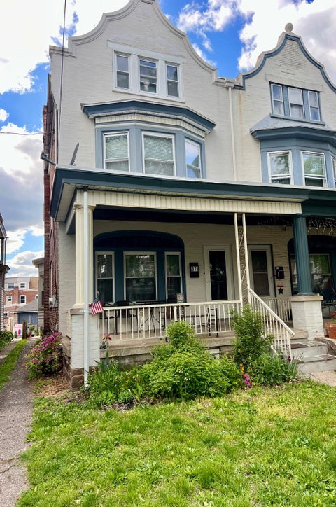 Townhouse For Sale - 371 N Charlotte Street<br/> POTTSTOWN, PA 19464