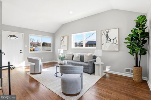 421 SAINT MARGARETS DRIVE CAPITOL HEIGHTS MD 20743