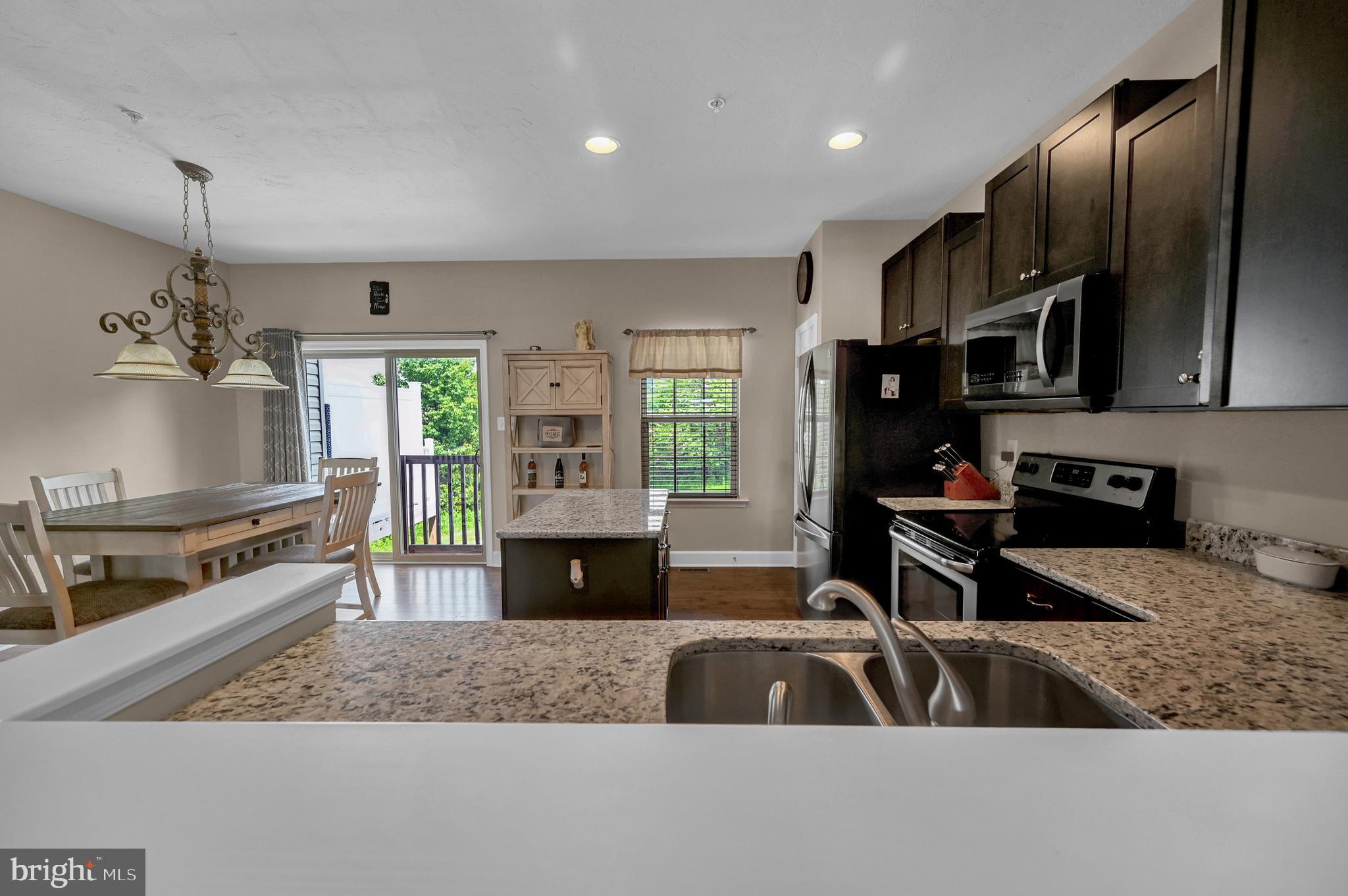 OXFORD GLEN - Residential