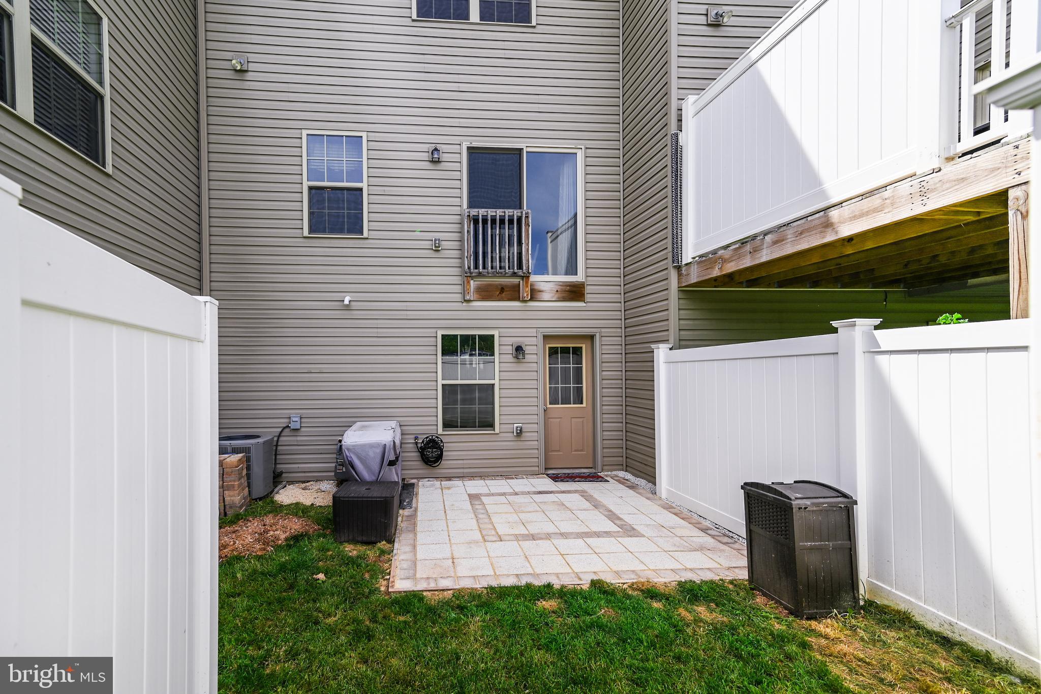 OXFORD GLEN - Residential