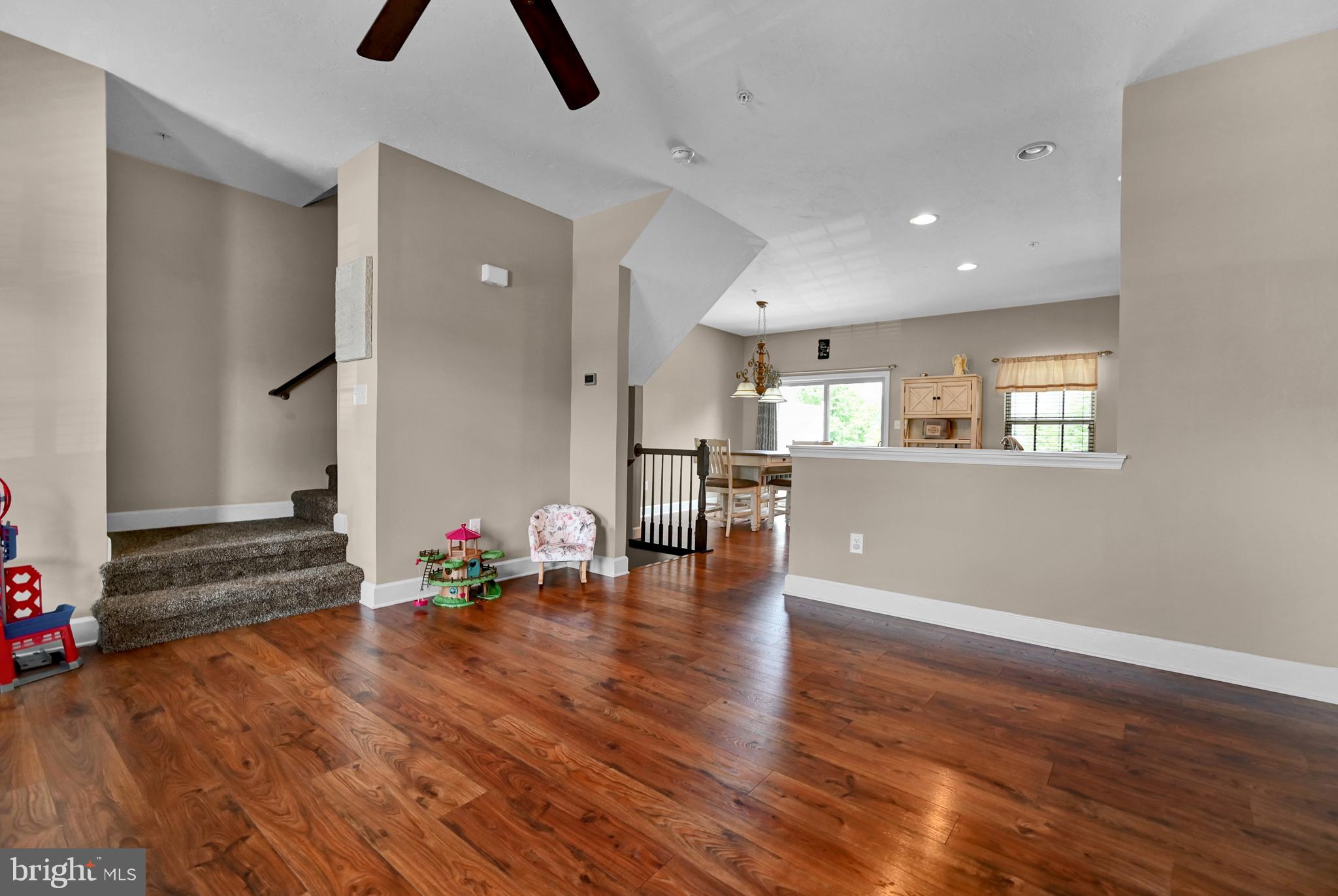 OXFORD GLEN - Residential