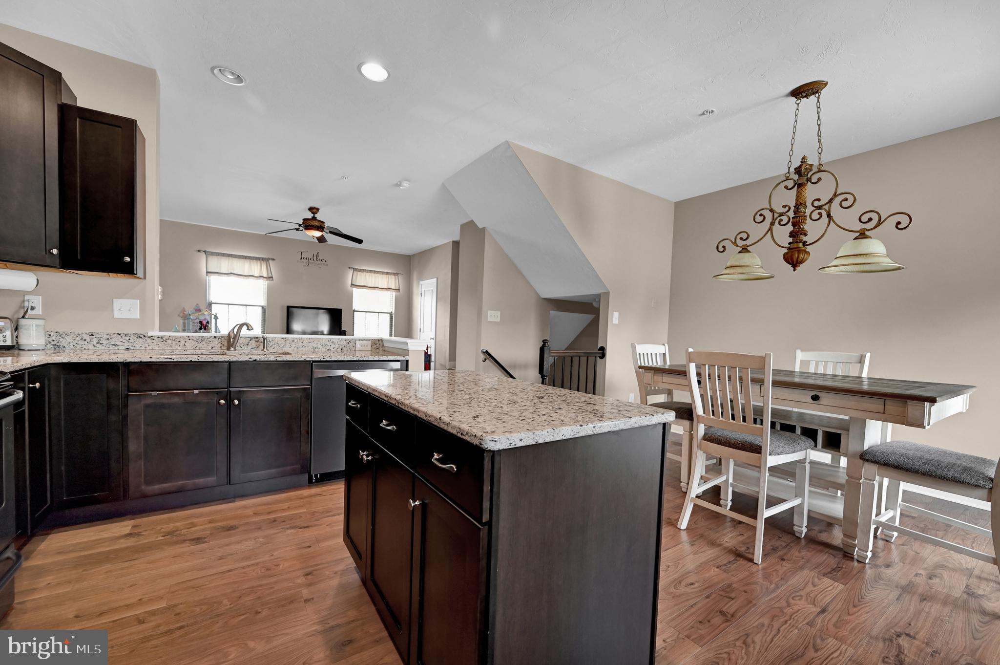OXFORD GLEN - Residential