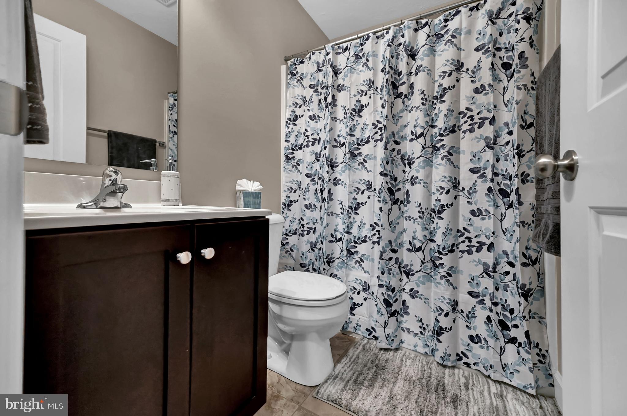 OXFORD GLEN - Residential