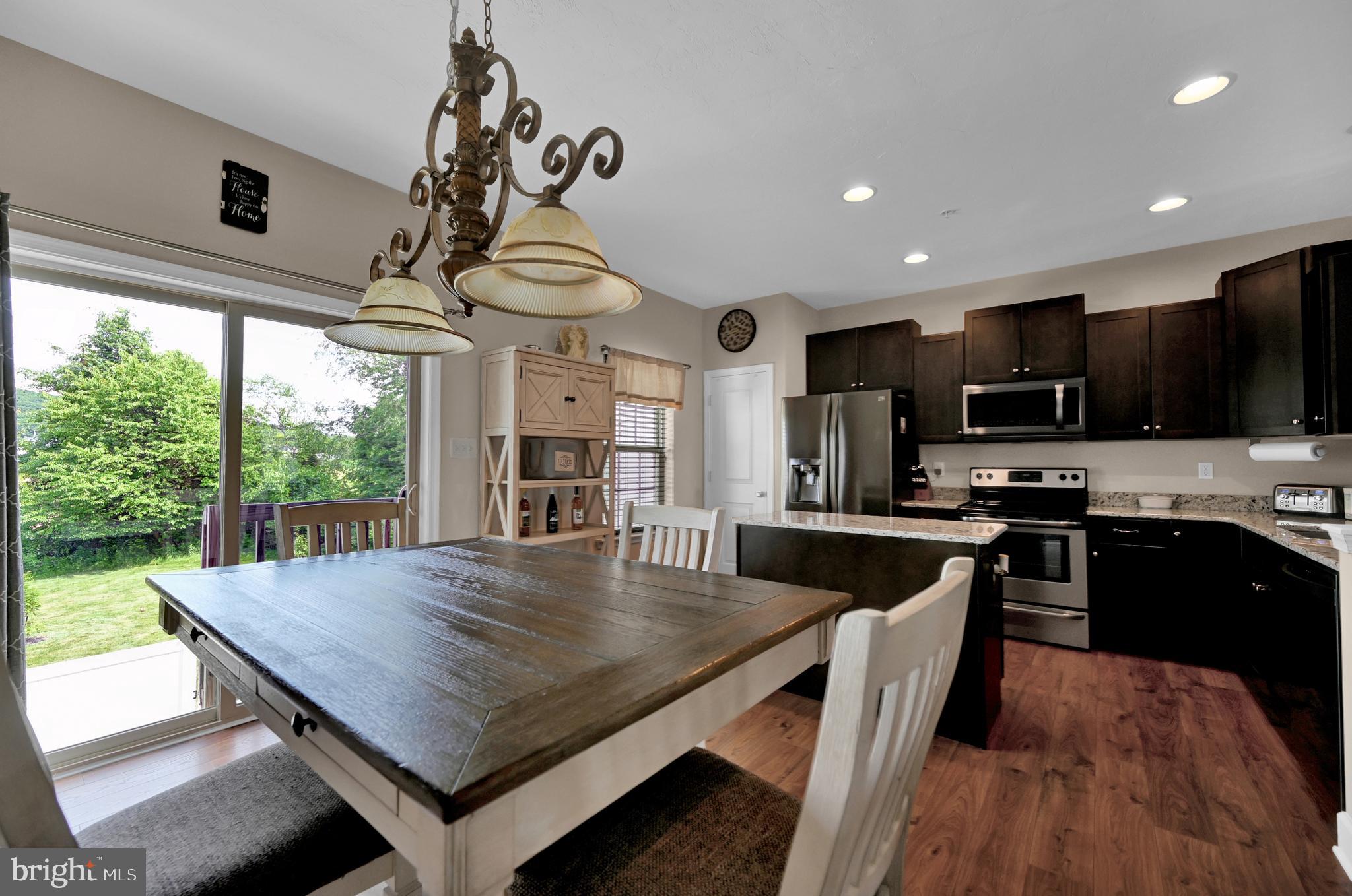 OXFORD GLEN - Residential