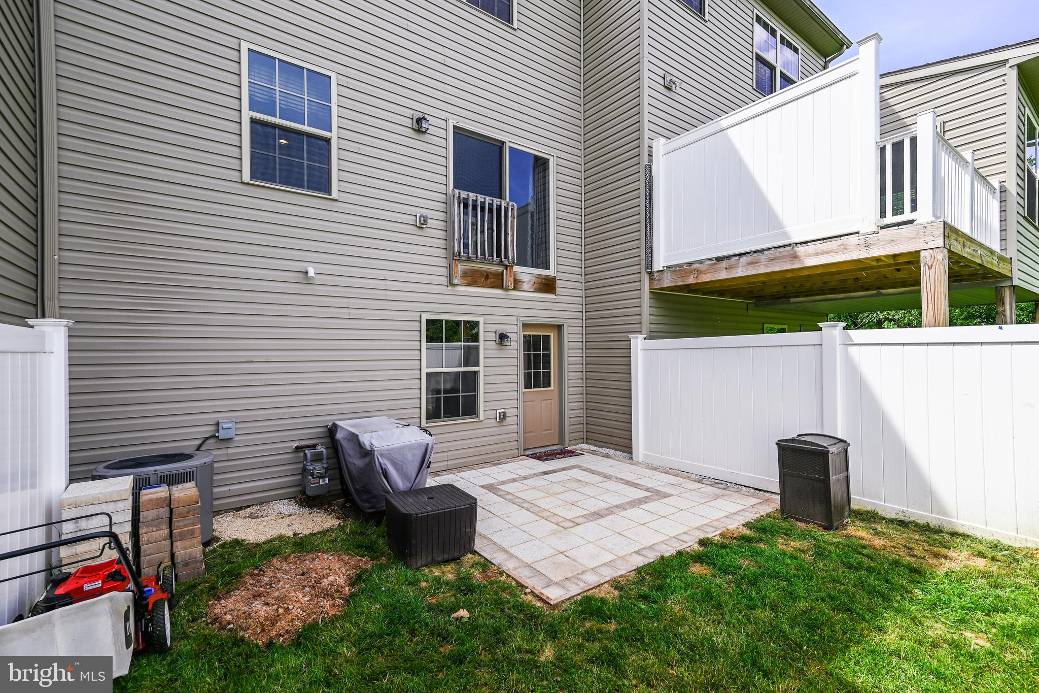 OXFORD GLEN - Residential