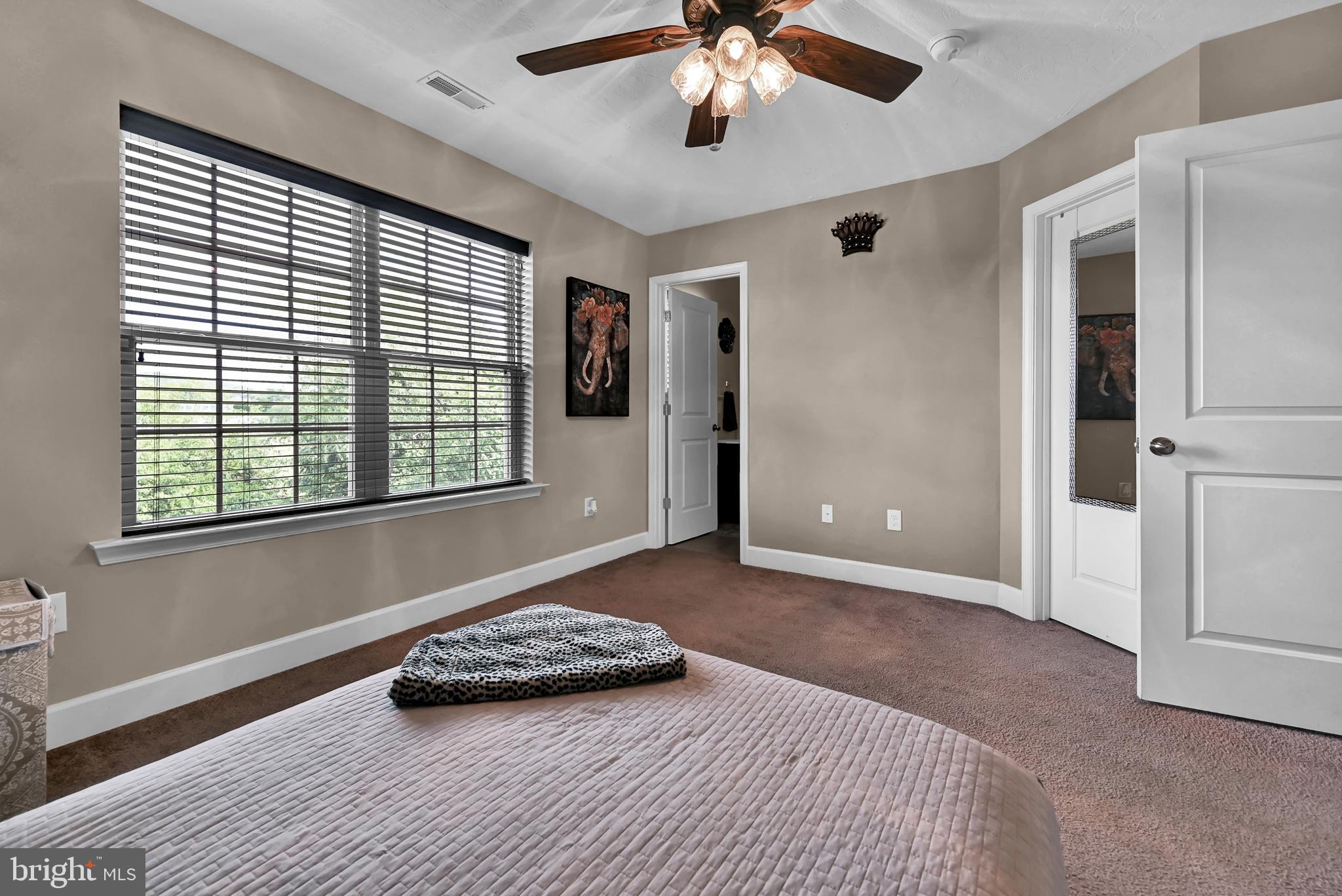 OXFORD GLEN - Residential