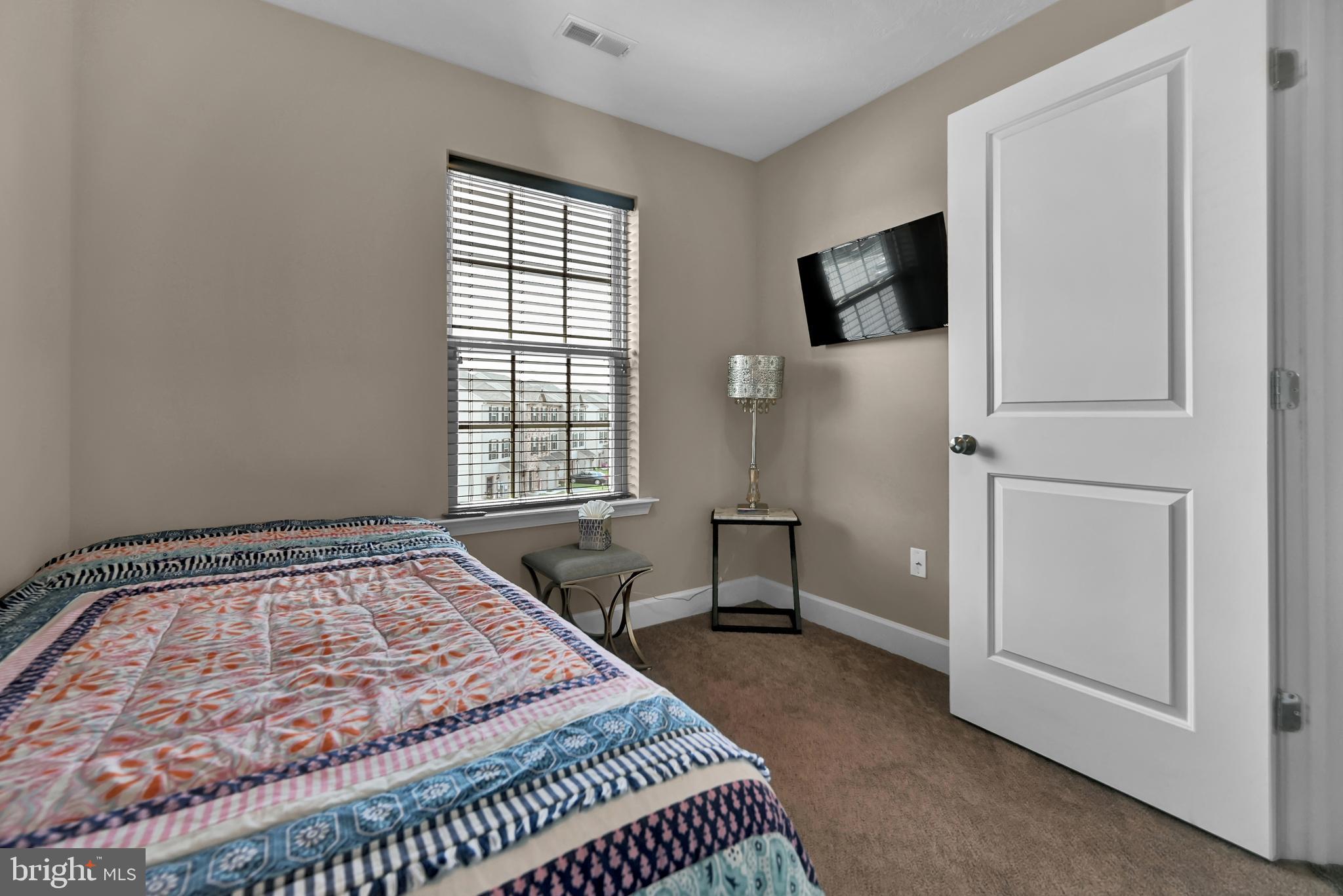 OXFORD GLEN - Residential