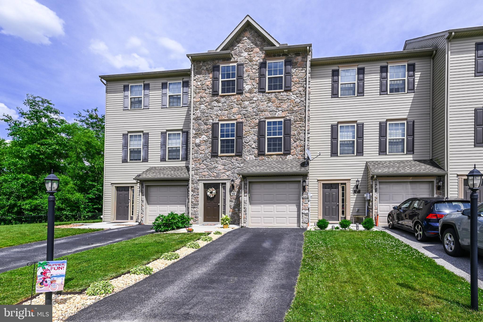 OXFORD GLEN - Residential
