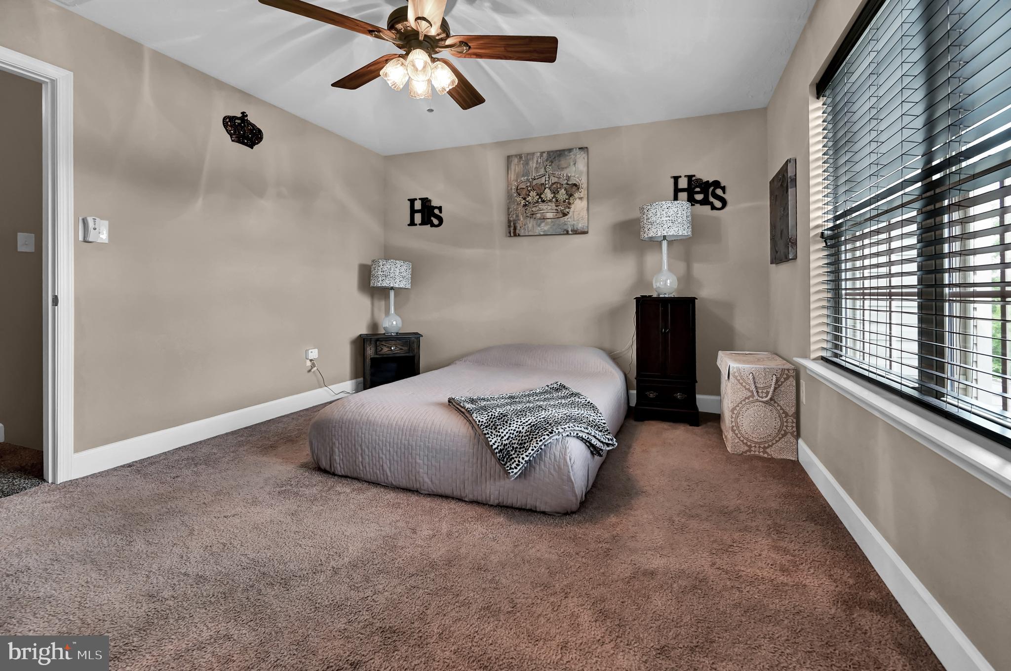 OXFORD GLEN - Residential