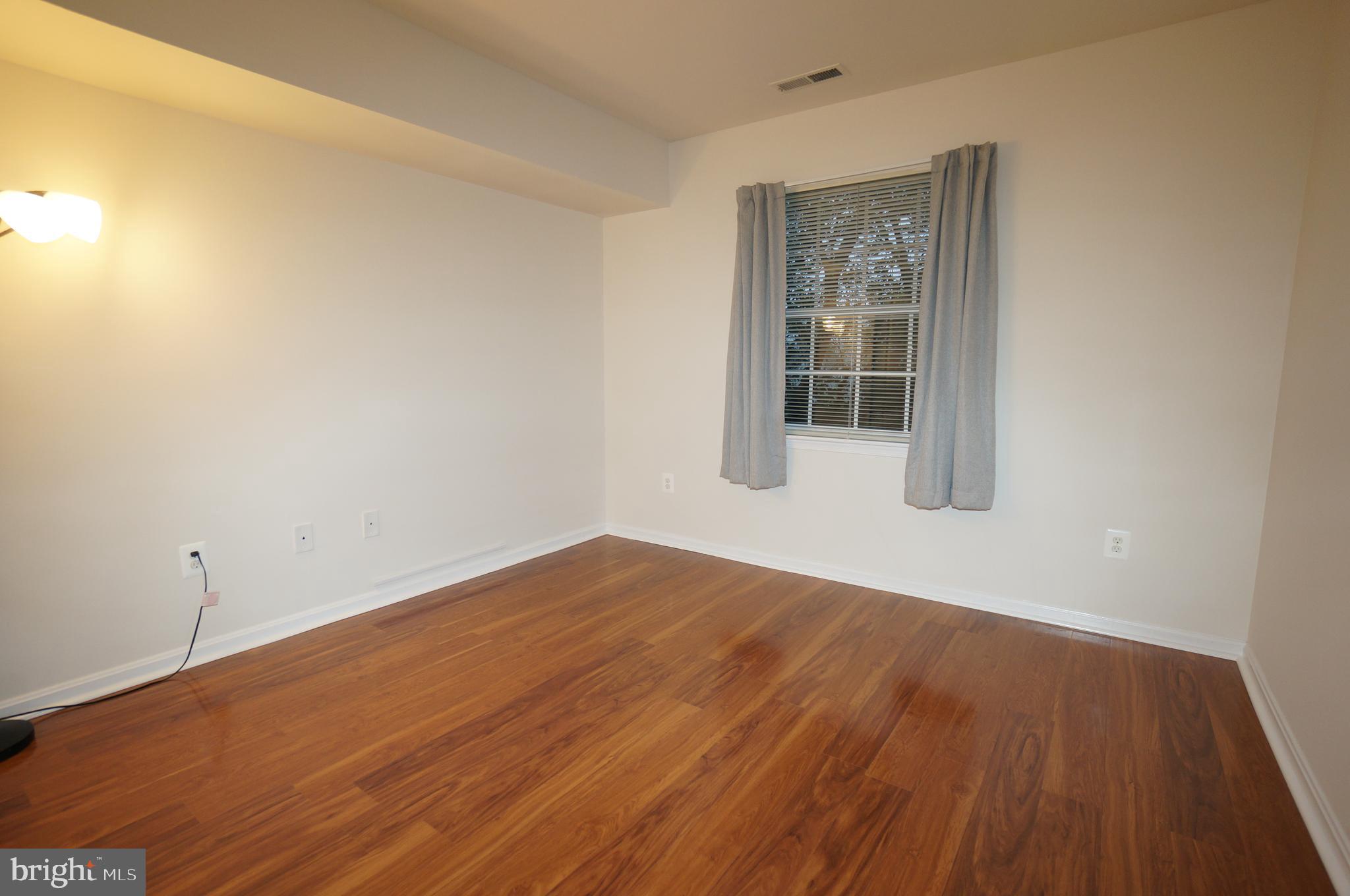 VILLAGE OF MONTGOMERY RUN - Residential Lease