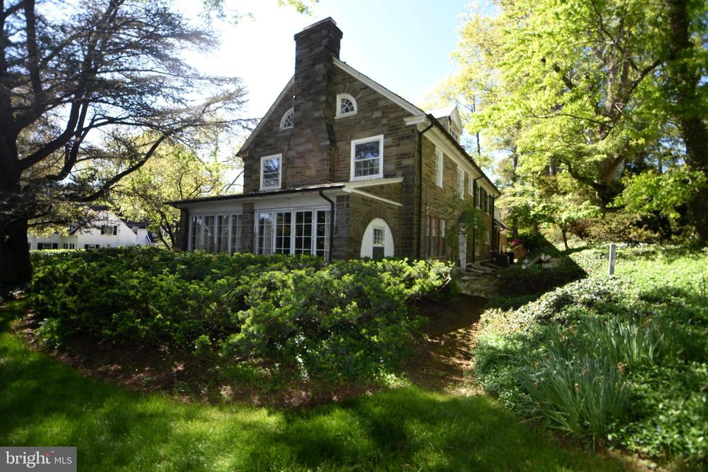 Photo of 105 E Logan Street, NORRISTOWN, PA 19401 (MLS # PAMC2178076)