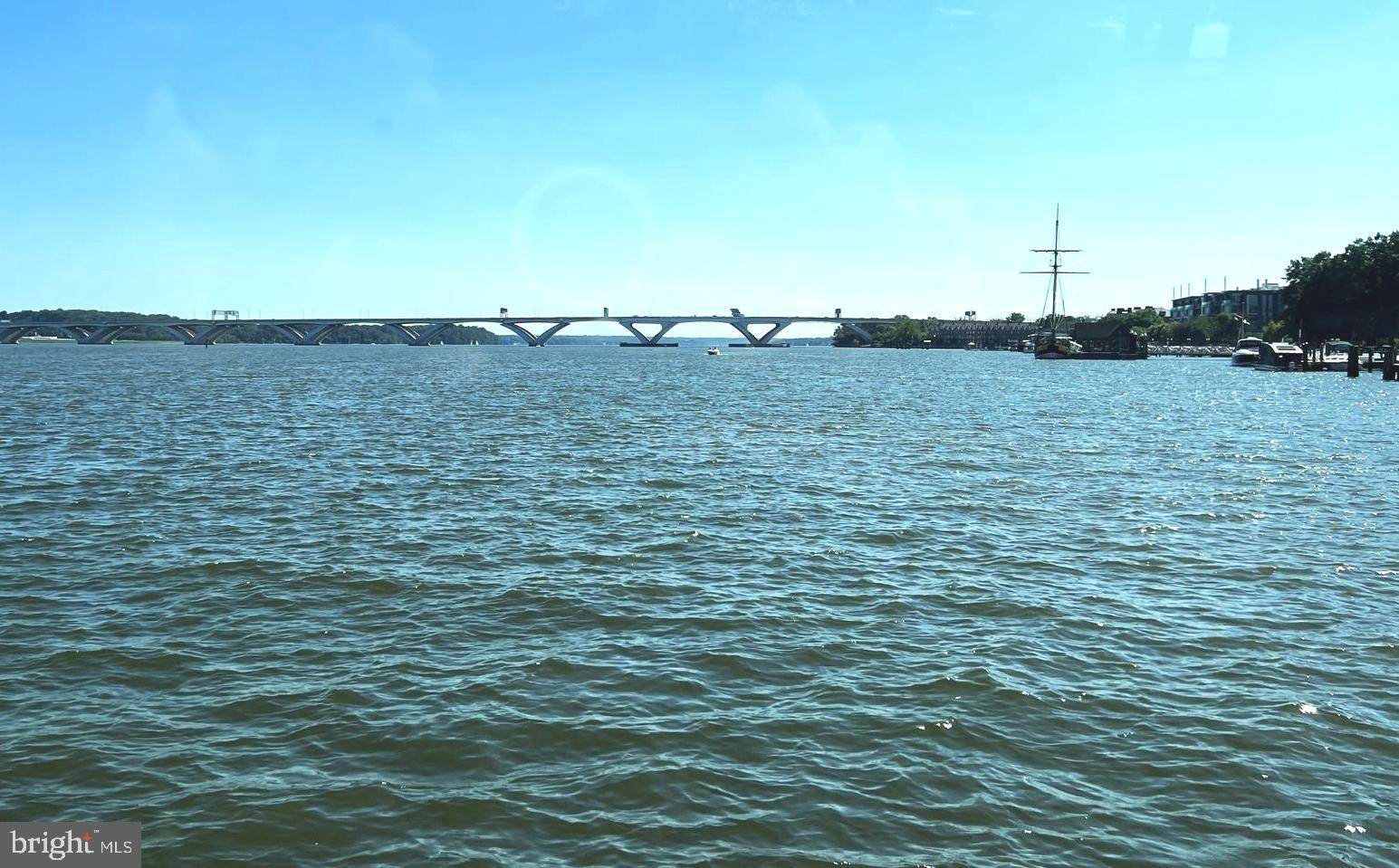 OLD TOWN ALEXANDRIA - Residential