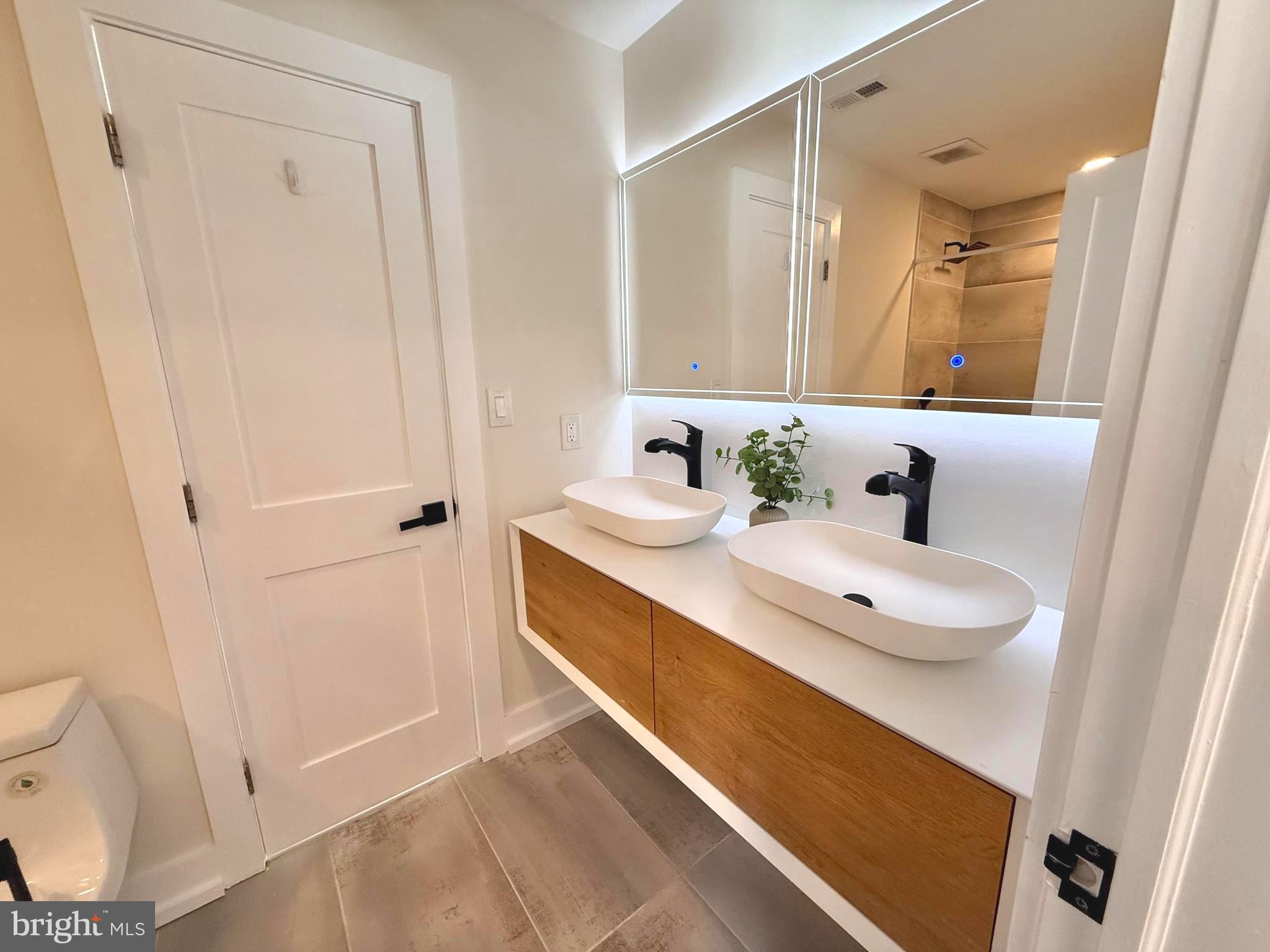 OLD TOWN ALEXANDRIA - Residential