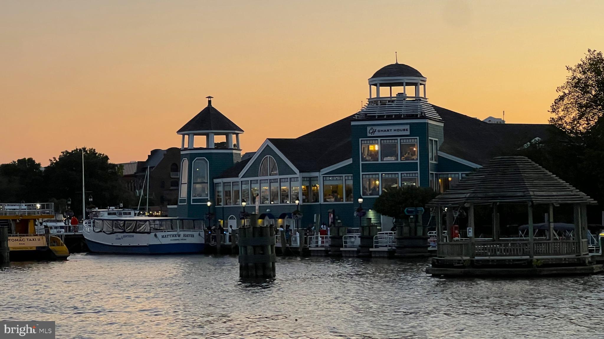 OLD TOWN ALEXANDRIA - Residential