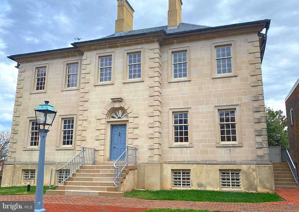 OLD TOWN ALEXANDRIA - Residential