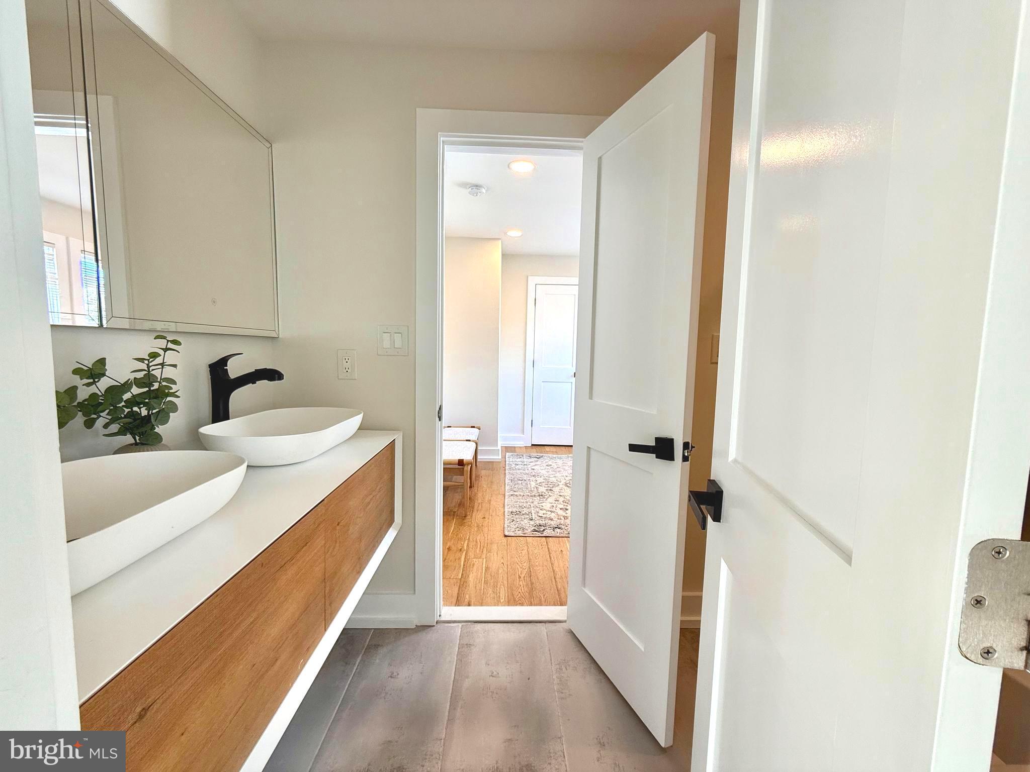 OLD TOWN ALEXANDRIA - Residential