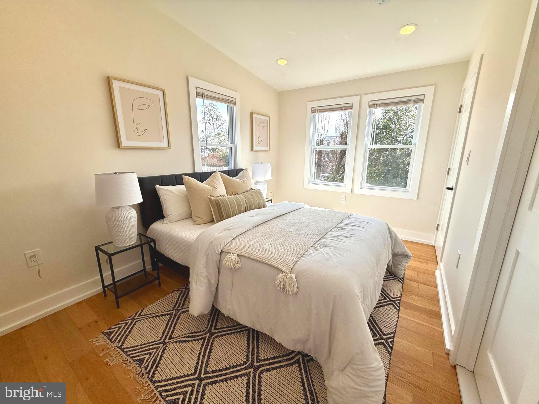 OLD TOWN ALEXANDRIA - Residential