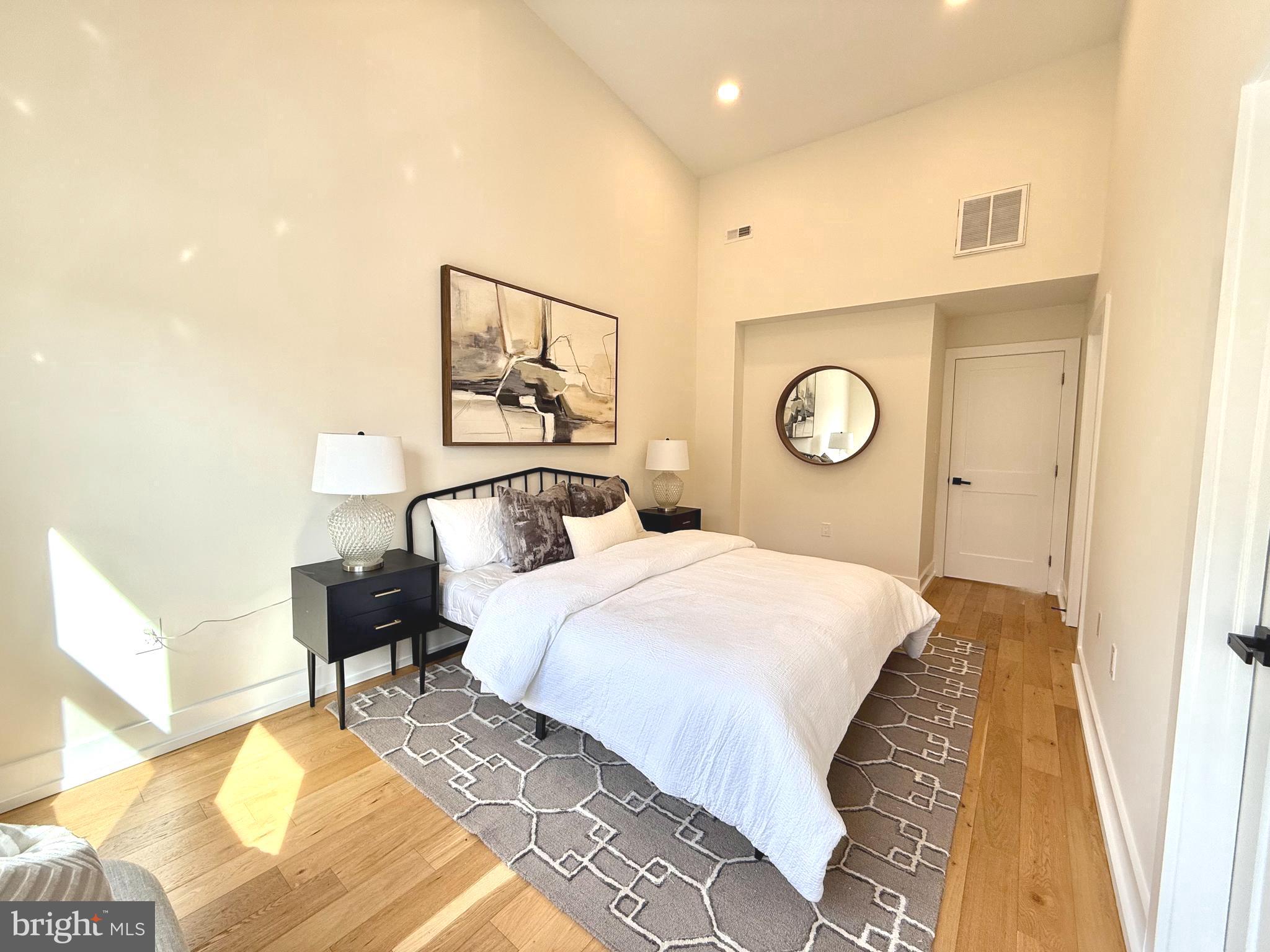 OLD TOWN ALEXANDRIA - Residential