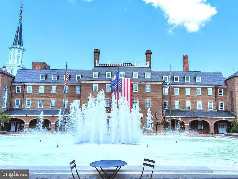 OLD TOWN ALEXANDRIA - Residential