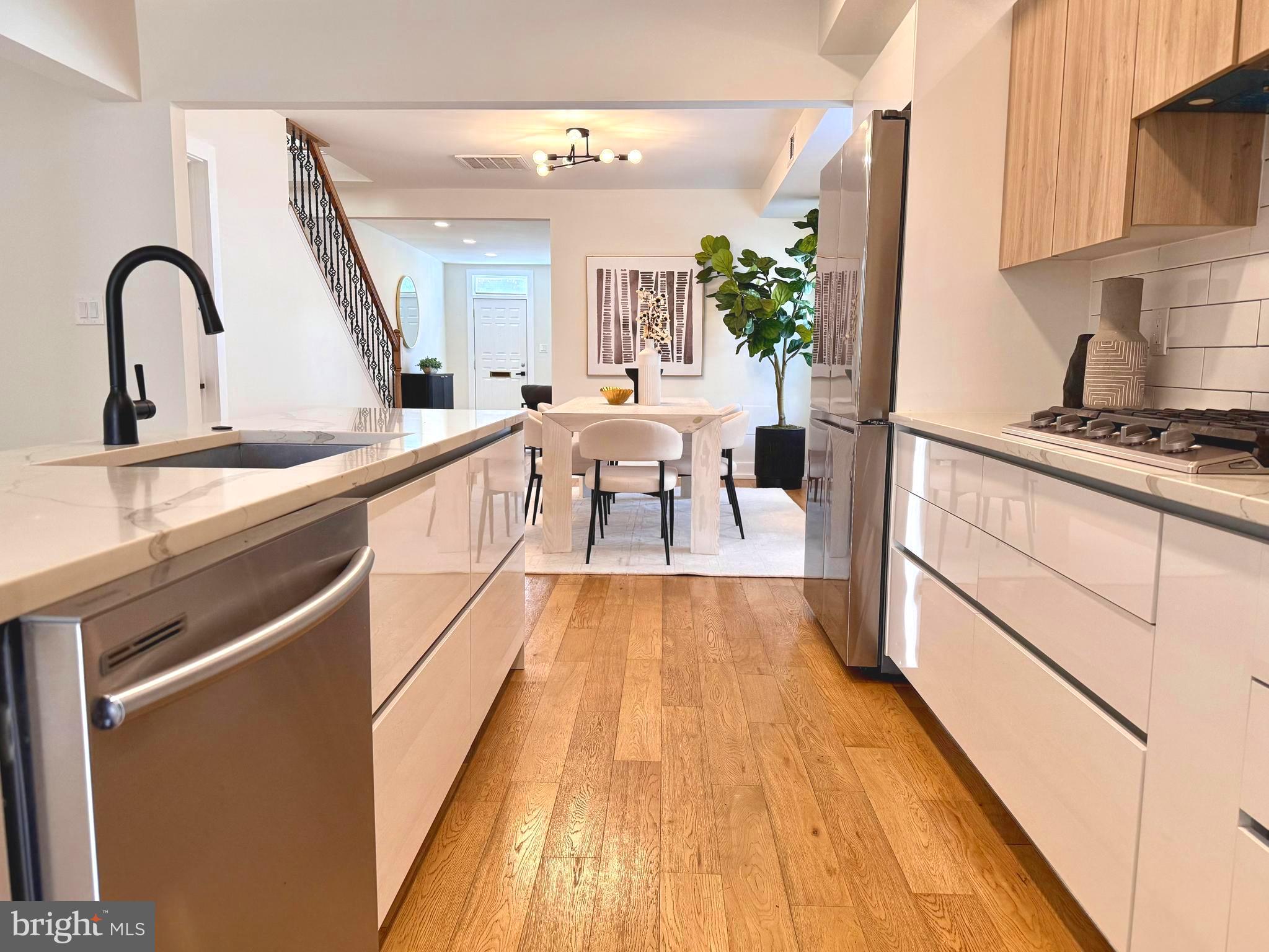 OLD TOWN ALEXANDRIA - Residential