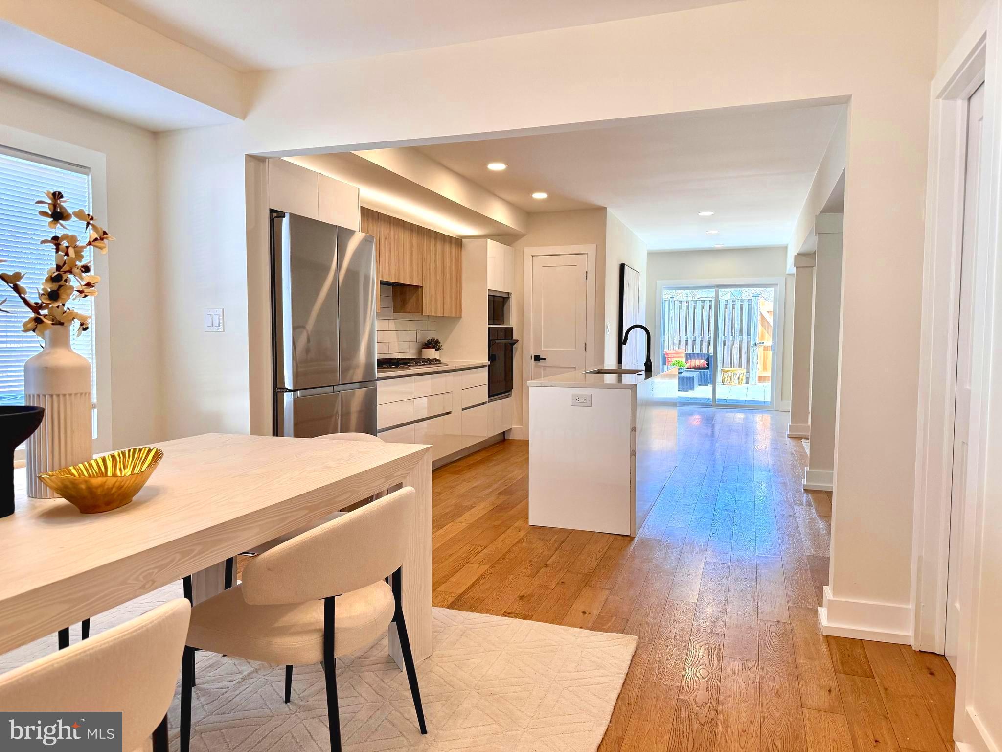 OLD TOWN ALEXANDRIA - Residential