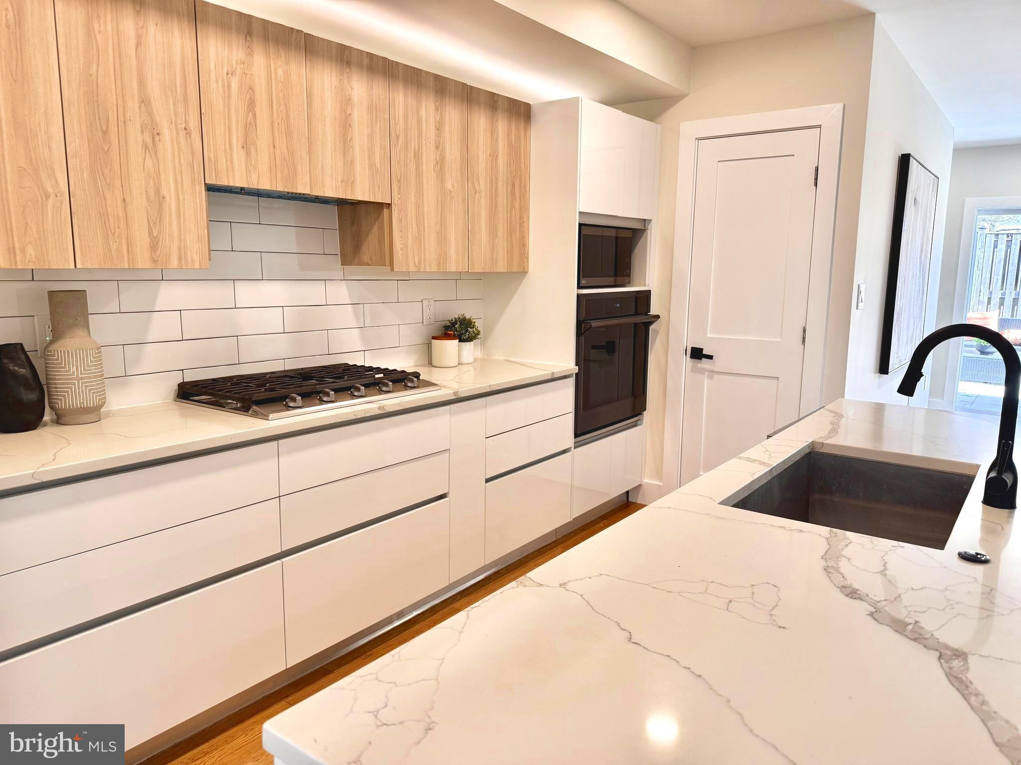 OLD TOWN ALEXANDRIA - Residential