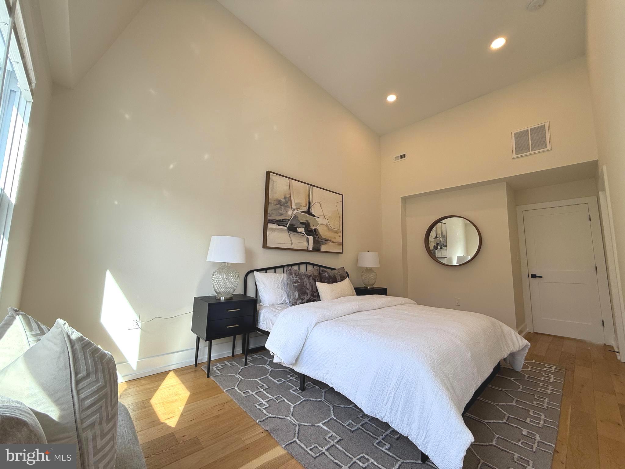 OLD TOWN ALEXANDRIA - Residential