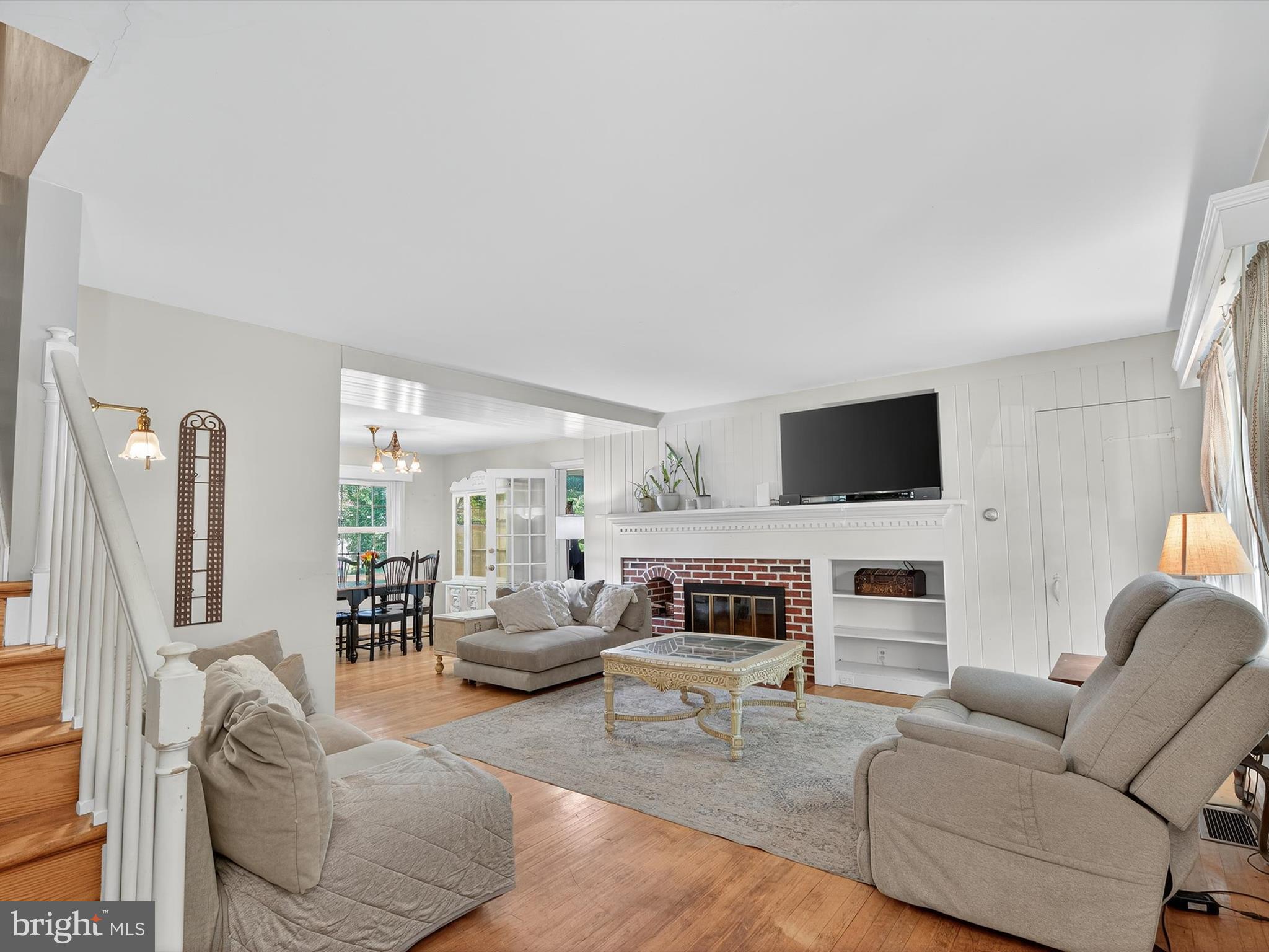 1123 W NEW STREET