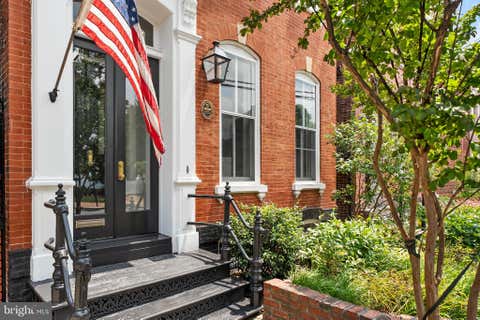 Homes For Sale - 220 S Fairfax Street<br/> ALEXANDRIA, VA 22314