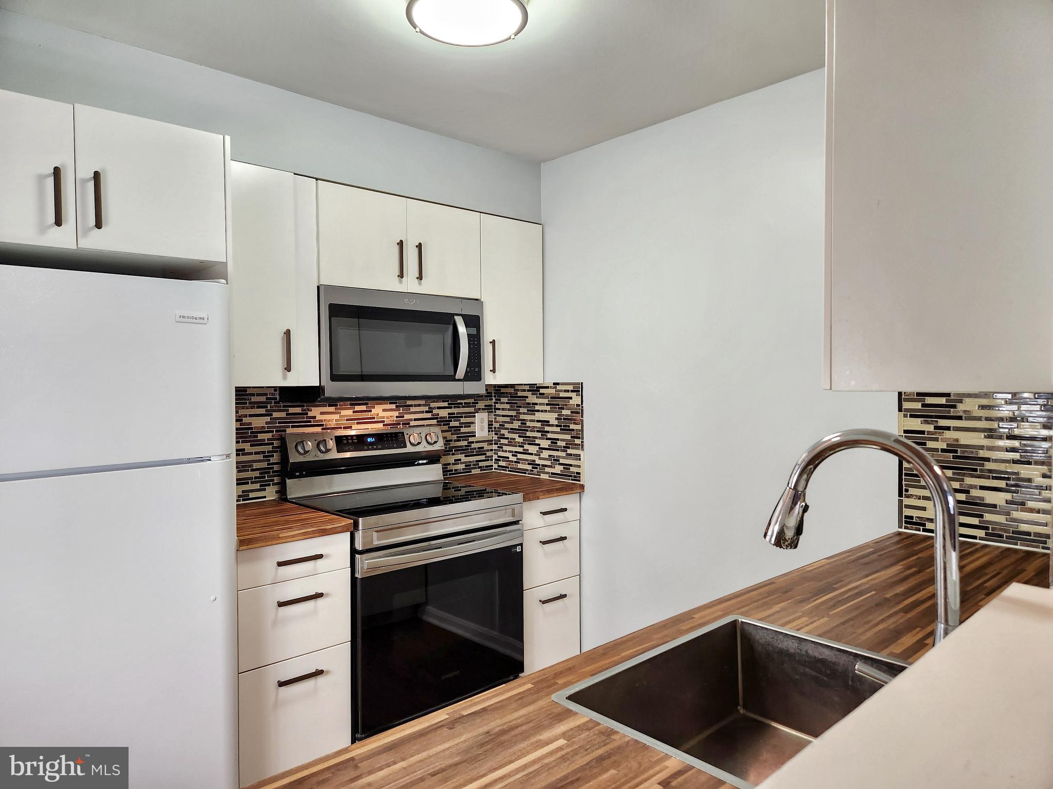 THE PONDS - Residential