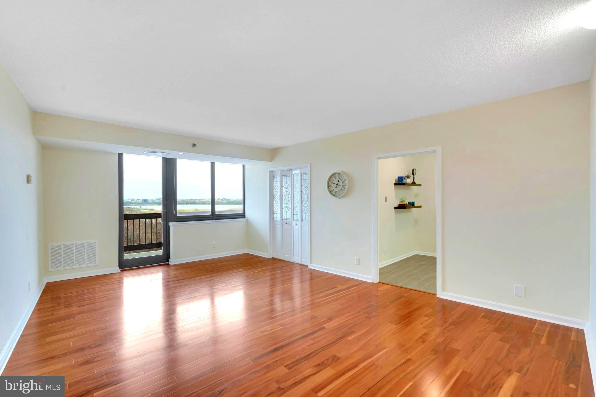 1805 CRYSTAL DRIVE 910S