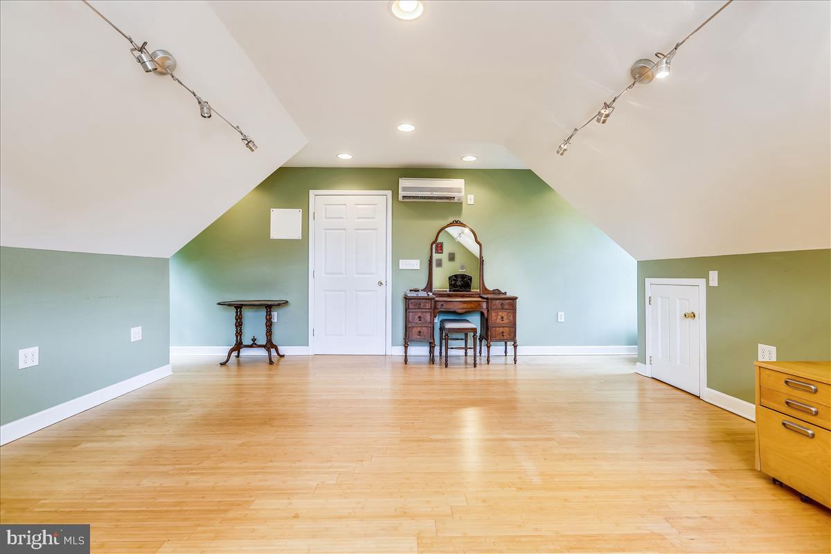 SUDLERSVILLE - Residential