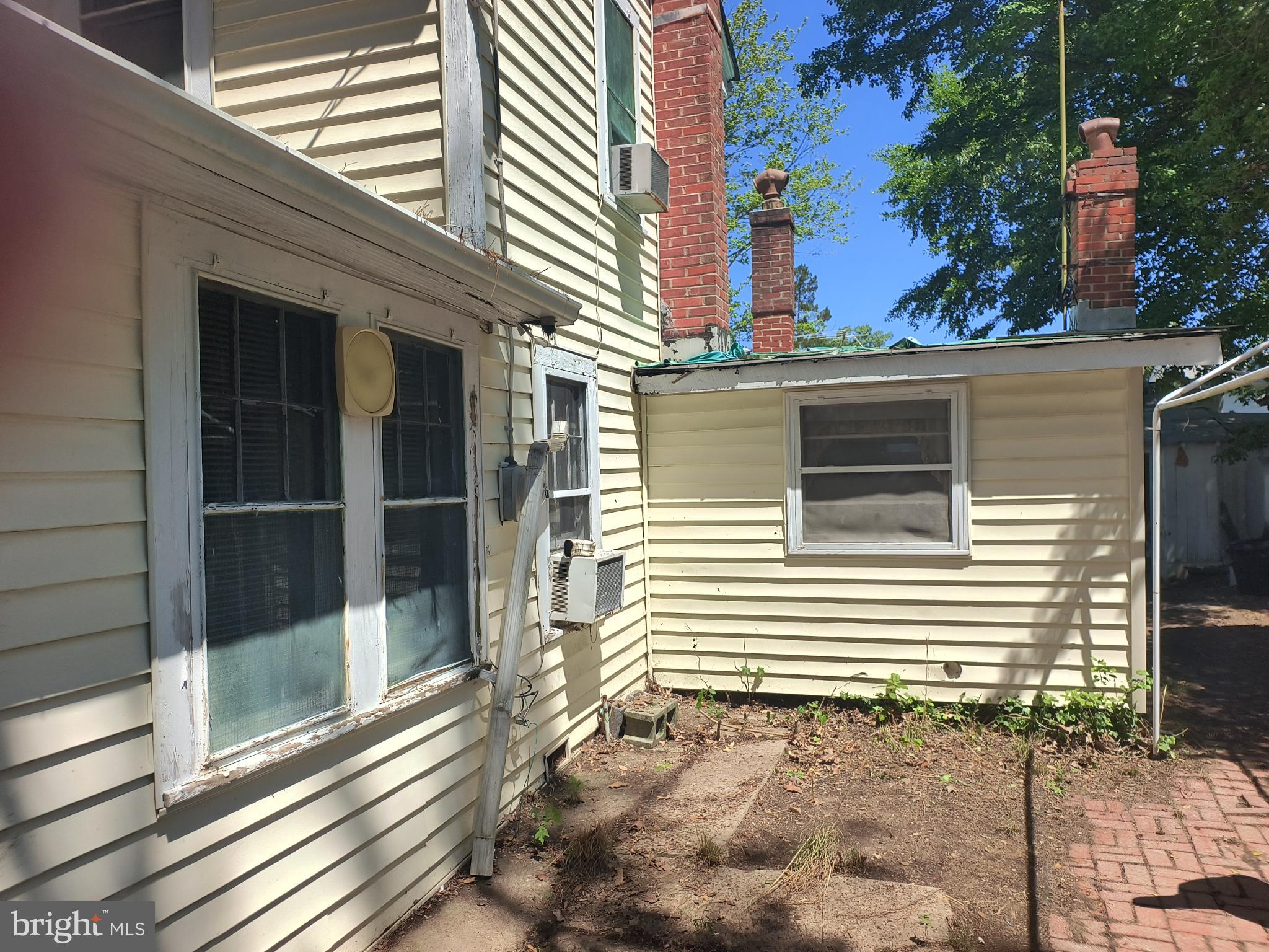 21 CHAMBERLAYNE STREET