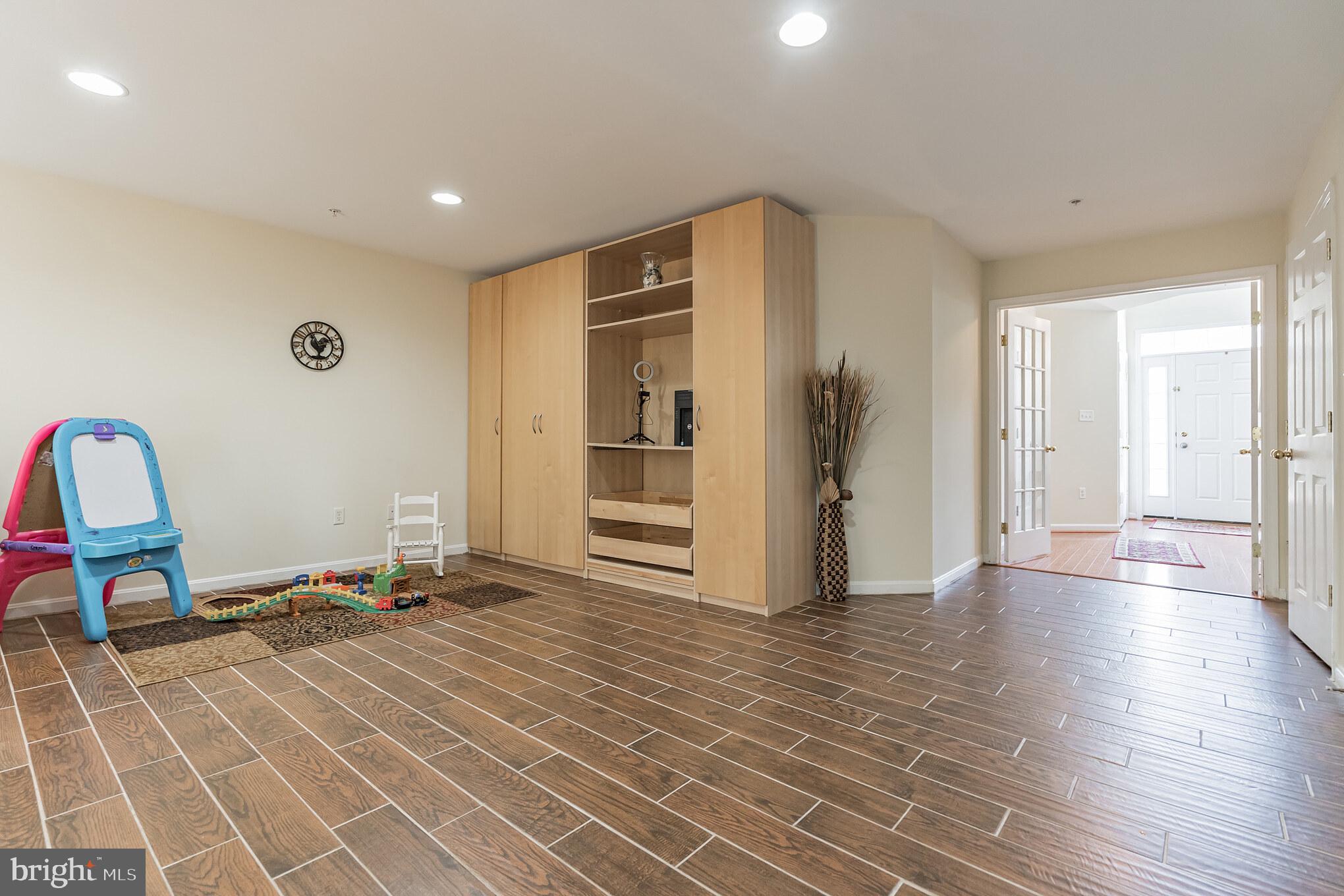 PINEY ORCHARD - Residential