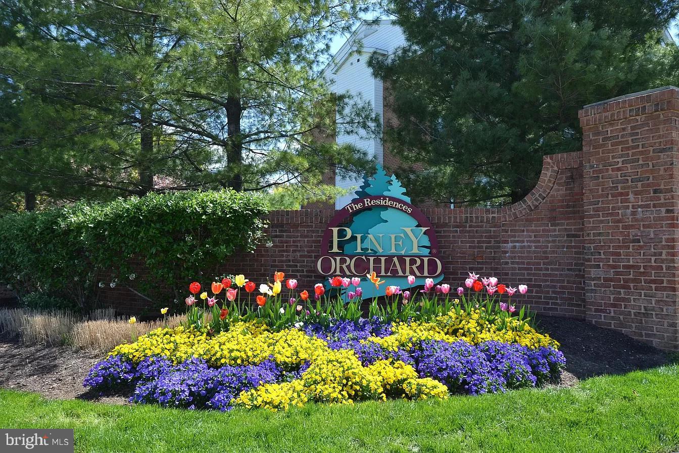 PINEY ORCHARD - Residential