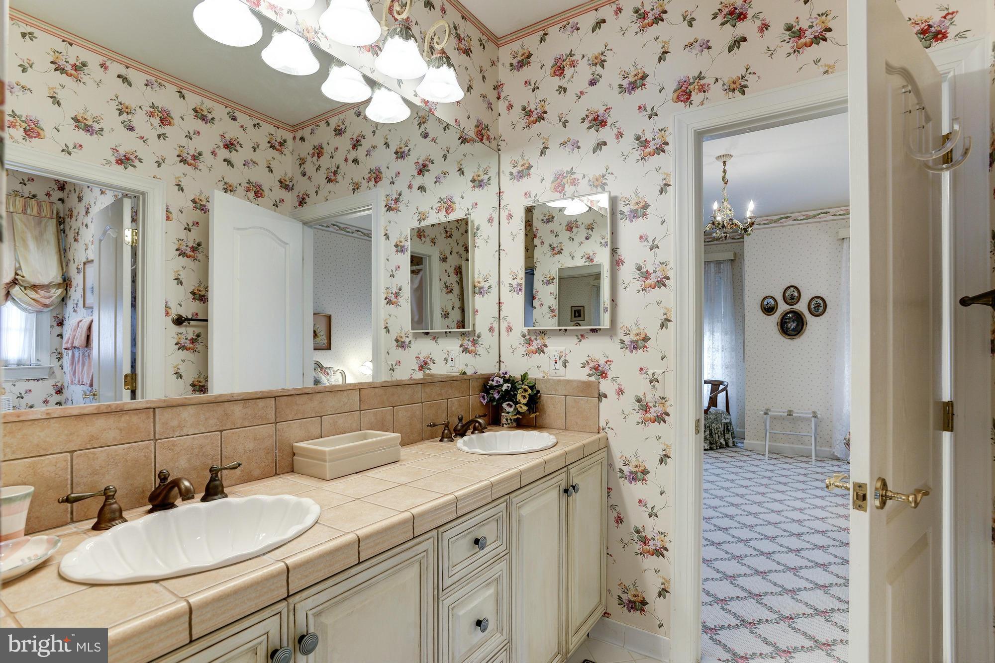 BROWNS LANDING - Residential