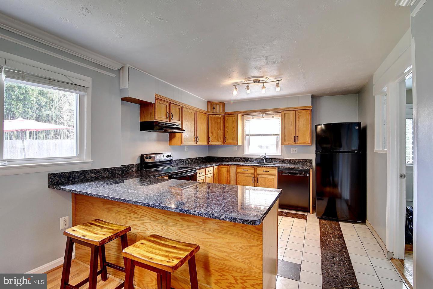 MT VERNON WOODS - Residential Lease