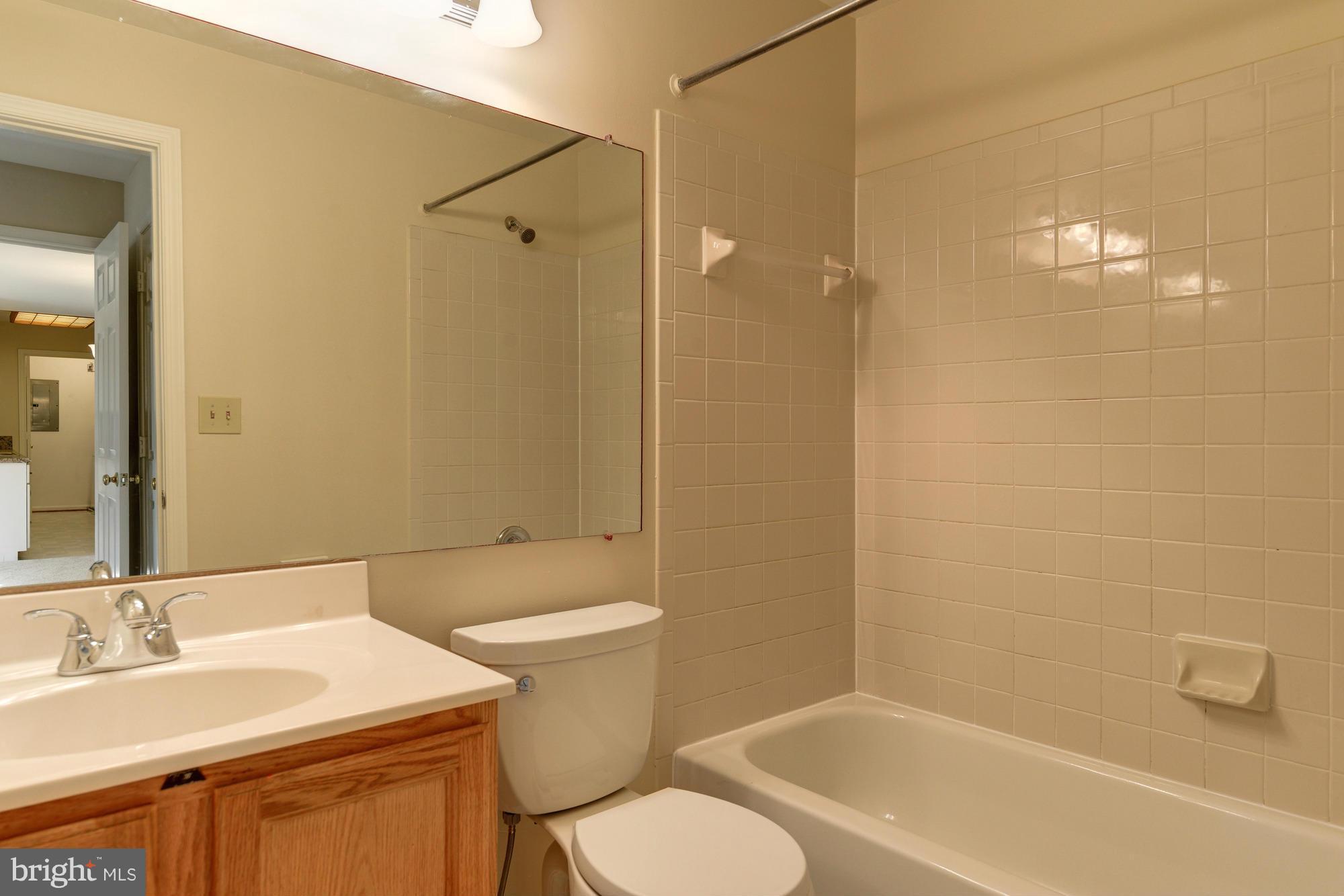 ESSEX HOUSE - Residential