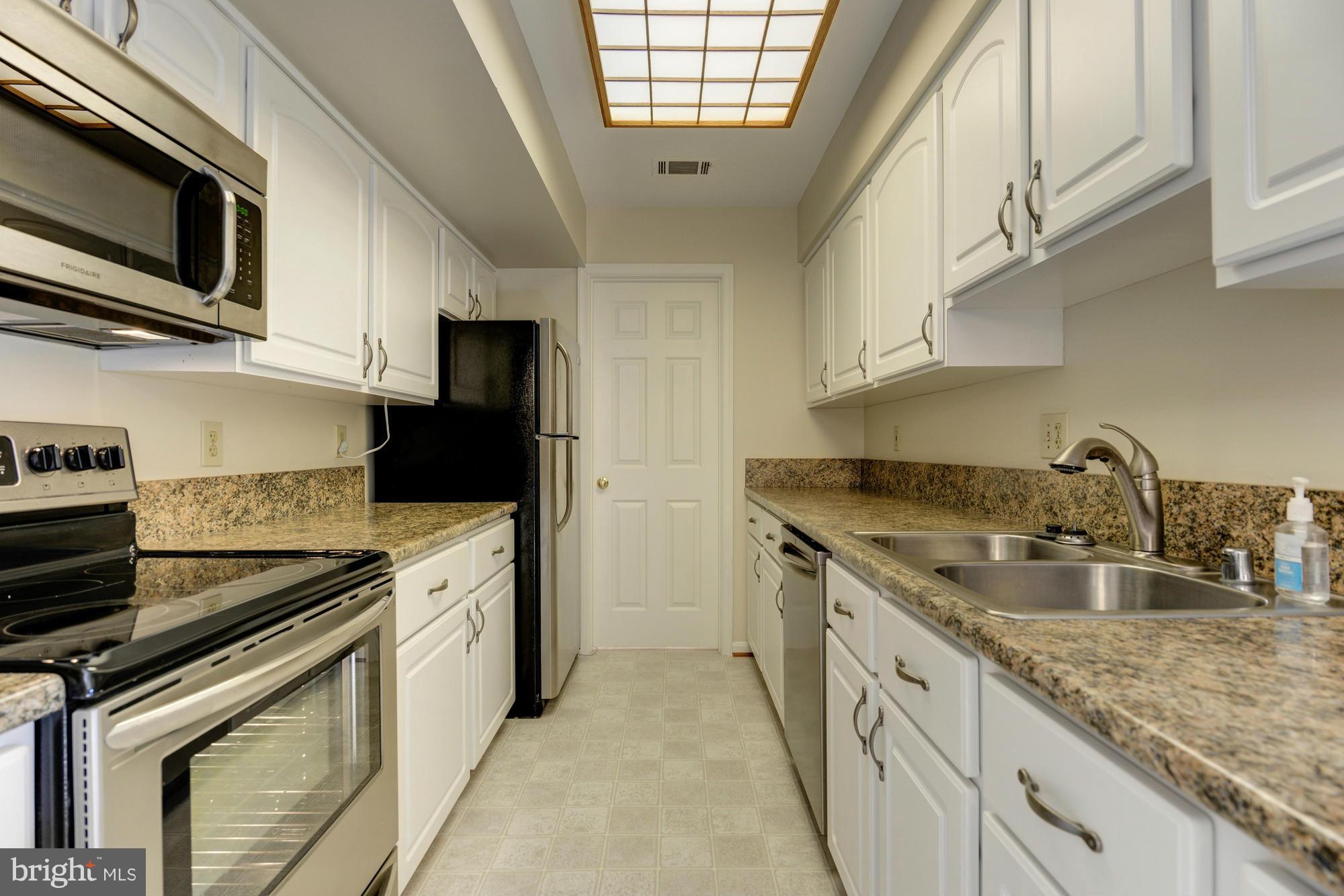 ESSEX HOUSE - Residential