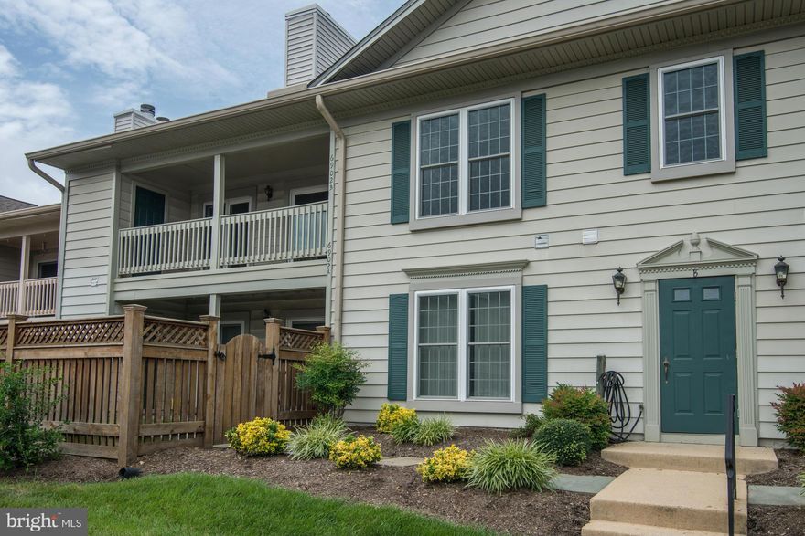 Beautiful, Bright, and Open 2 BR Condo w/Loft in Essex House! Kitchen recently updated with Stainless Steel Appliances including a convection oven. Open Lvg Rm/Dng Rm. 2 Story Vaulted Ceilings and WBFP in Living Room which leads out to Balcony. Loft Area with Skylight. Great Roommate Style Floor Plan. New Paint and Carpet Throughout. Verizon FIOS Available. Assigned Parking and Great Amenities.